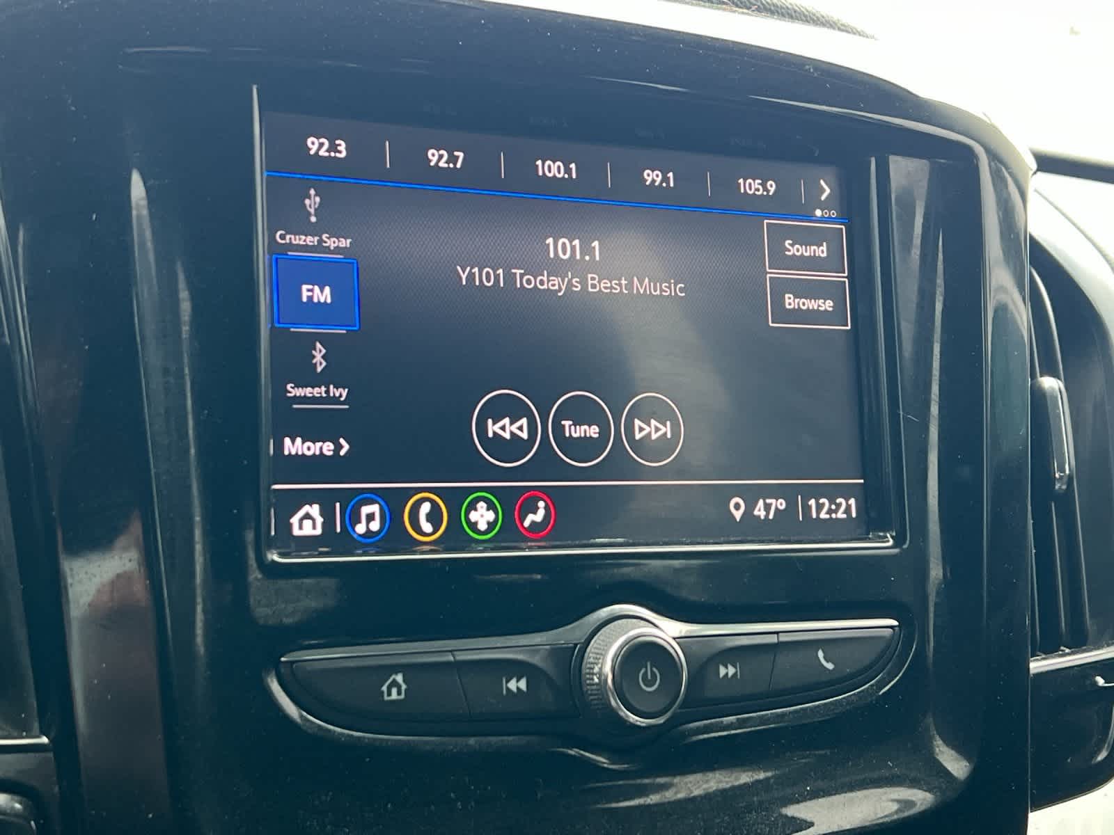 Thumbnail: 2021 Chevrolet Traverse - 19