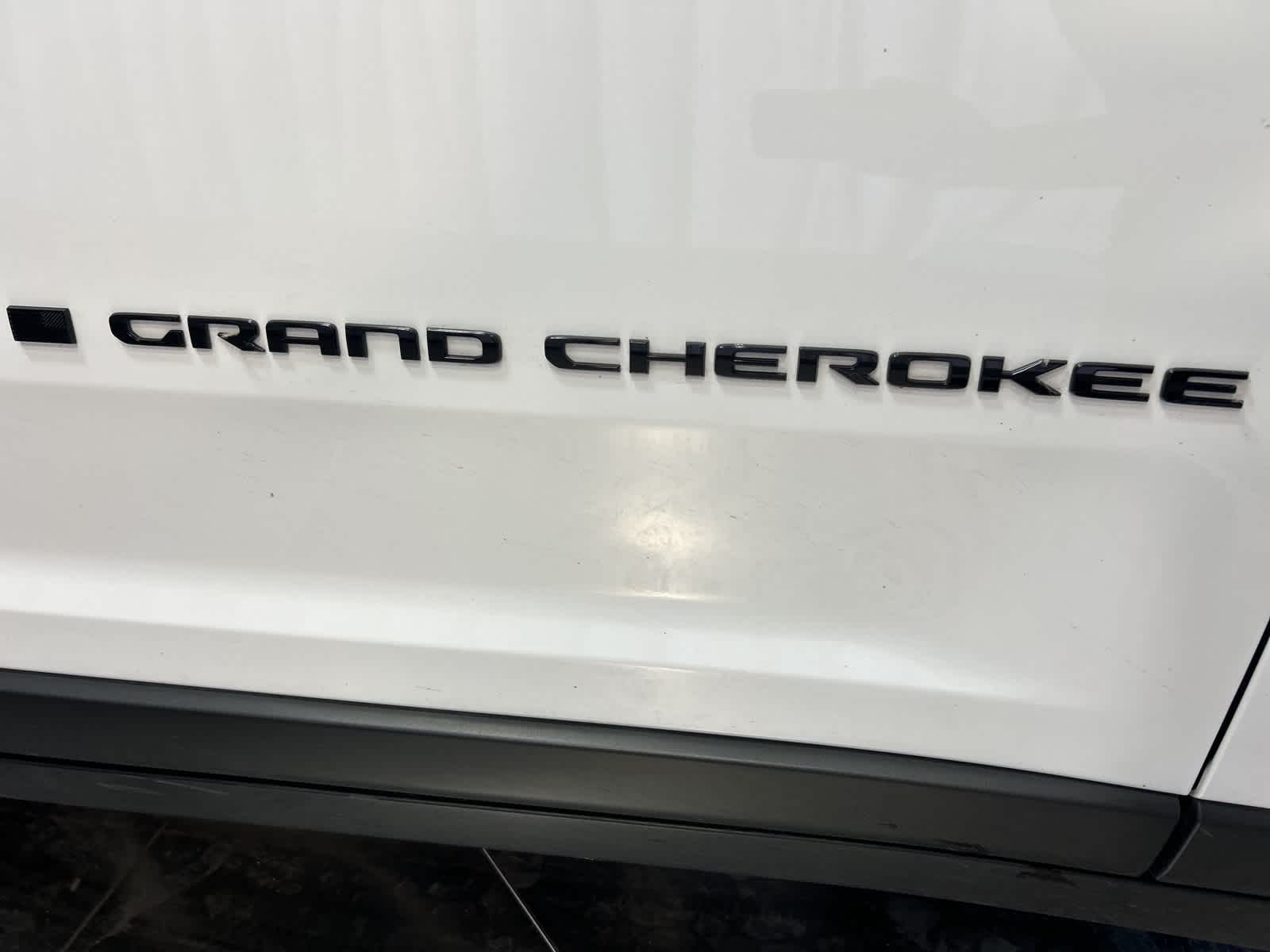 Thumbnail: 2024 Jeep Grand Cherokee L - 8