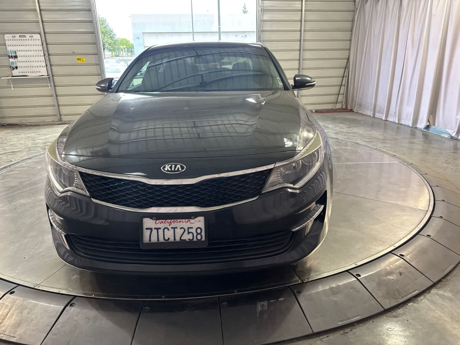 Thumbnail: 2016 Kia Optima - 2