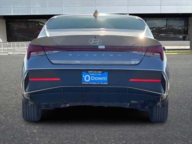 2025 Hyundai Elantra Blue 8