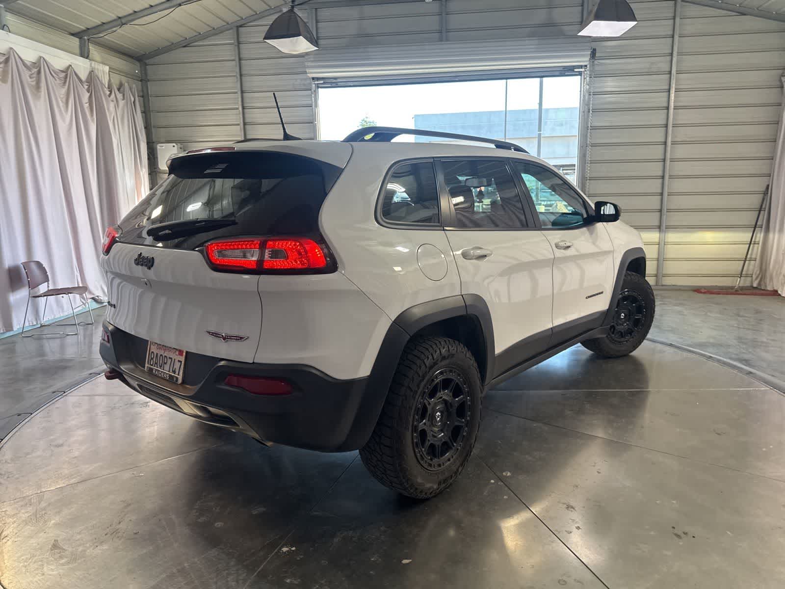 2017 Jeep Cherokee Trailhawk 4x4 photo 4