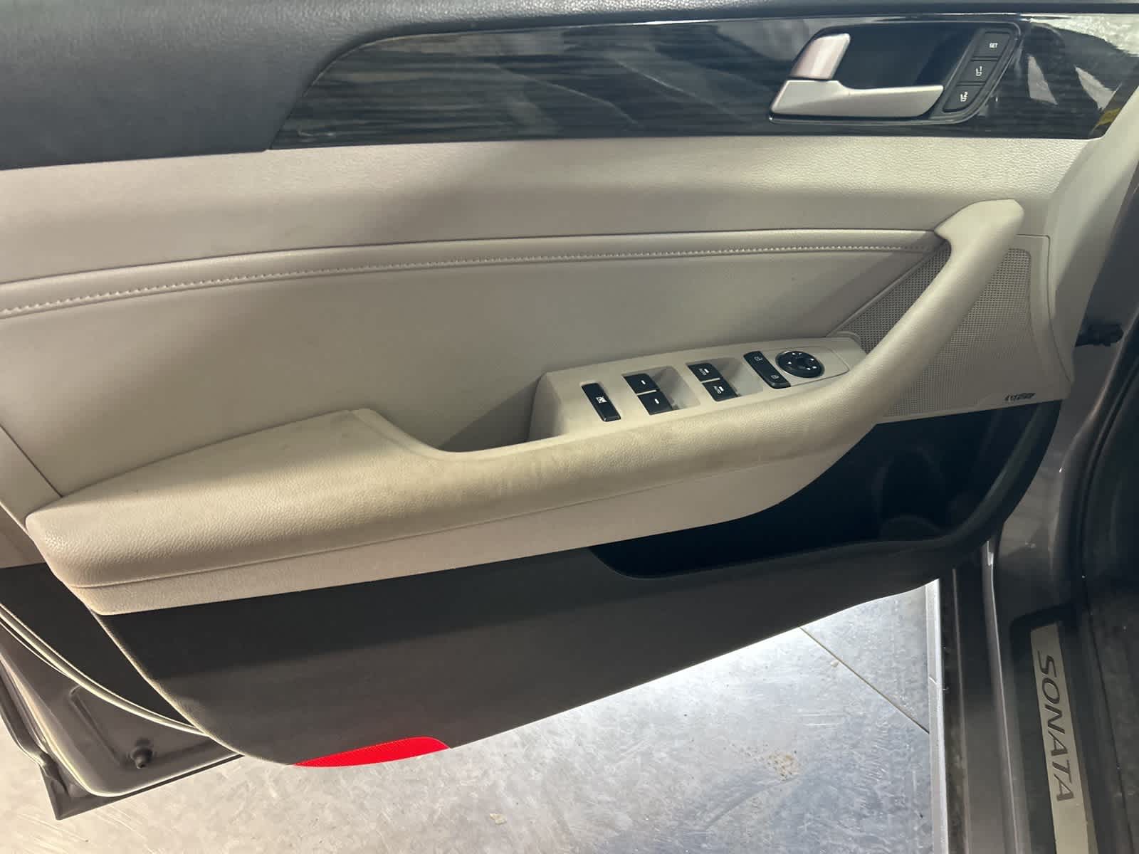 Thumbnail: 2017 Hyundai Sonata - 25