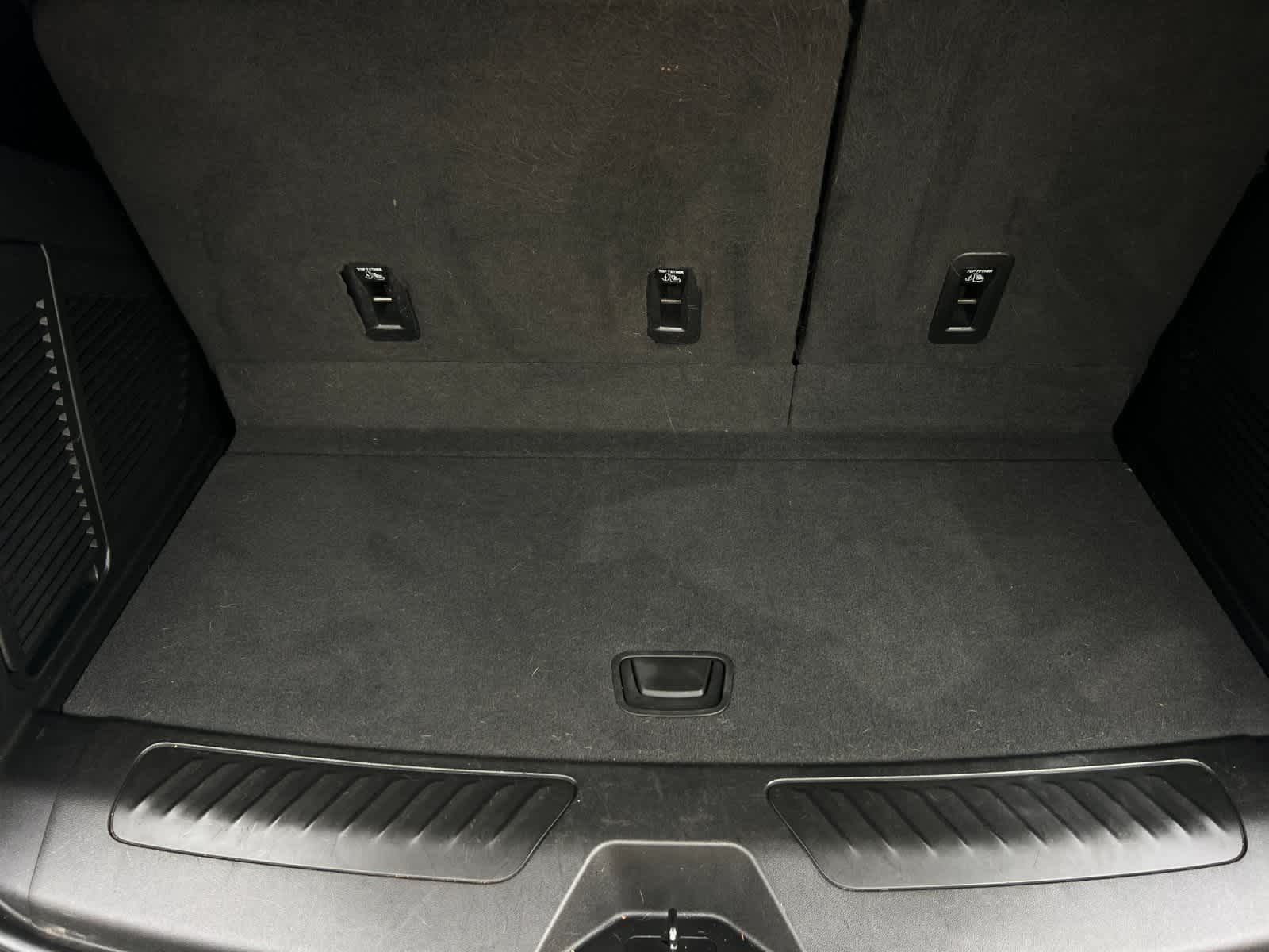 Thumbnail: 2022 Chevrolet Tahoe - 16