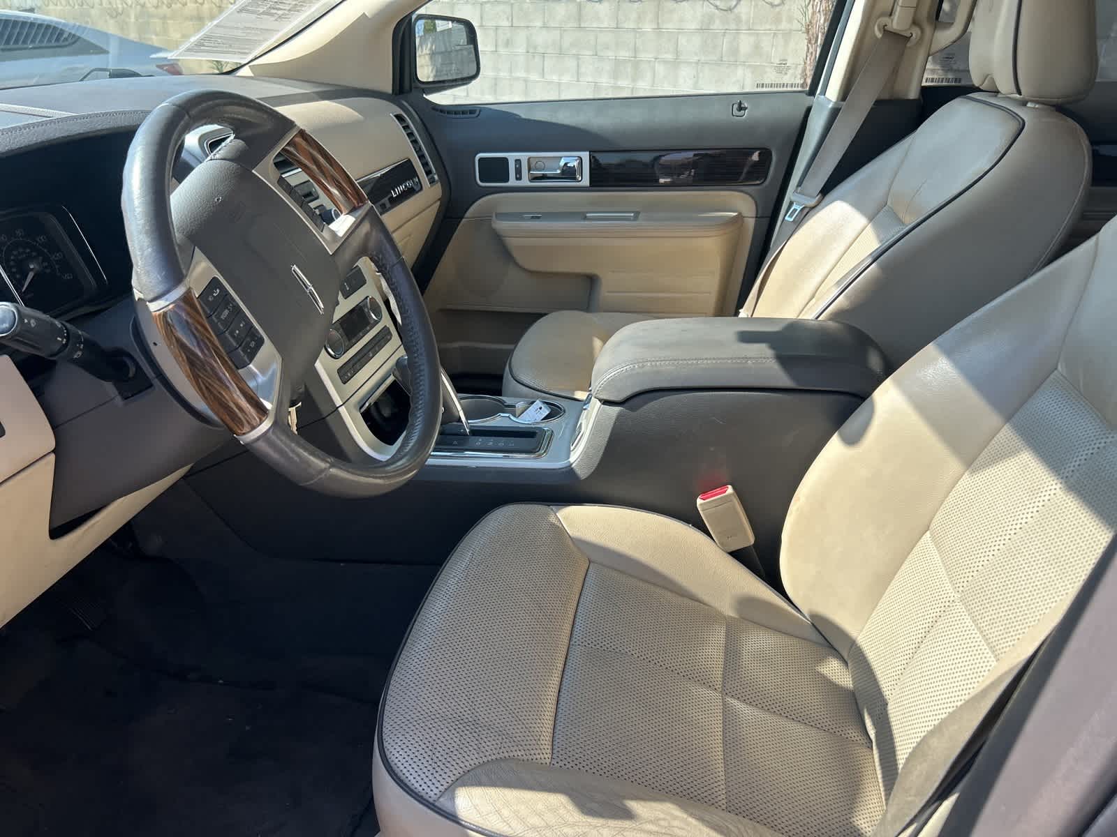 Thumbnail: 2010 Lincoln MKX - 25
