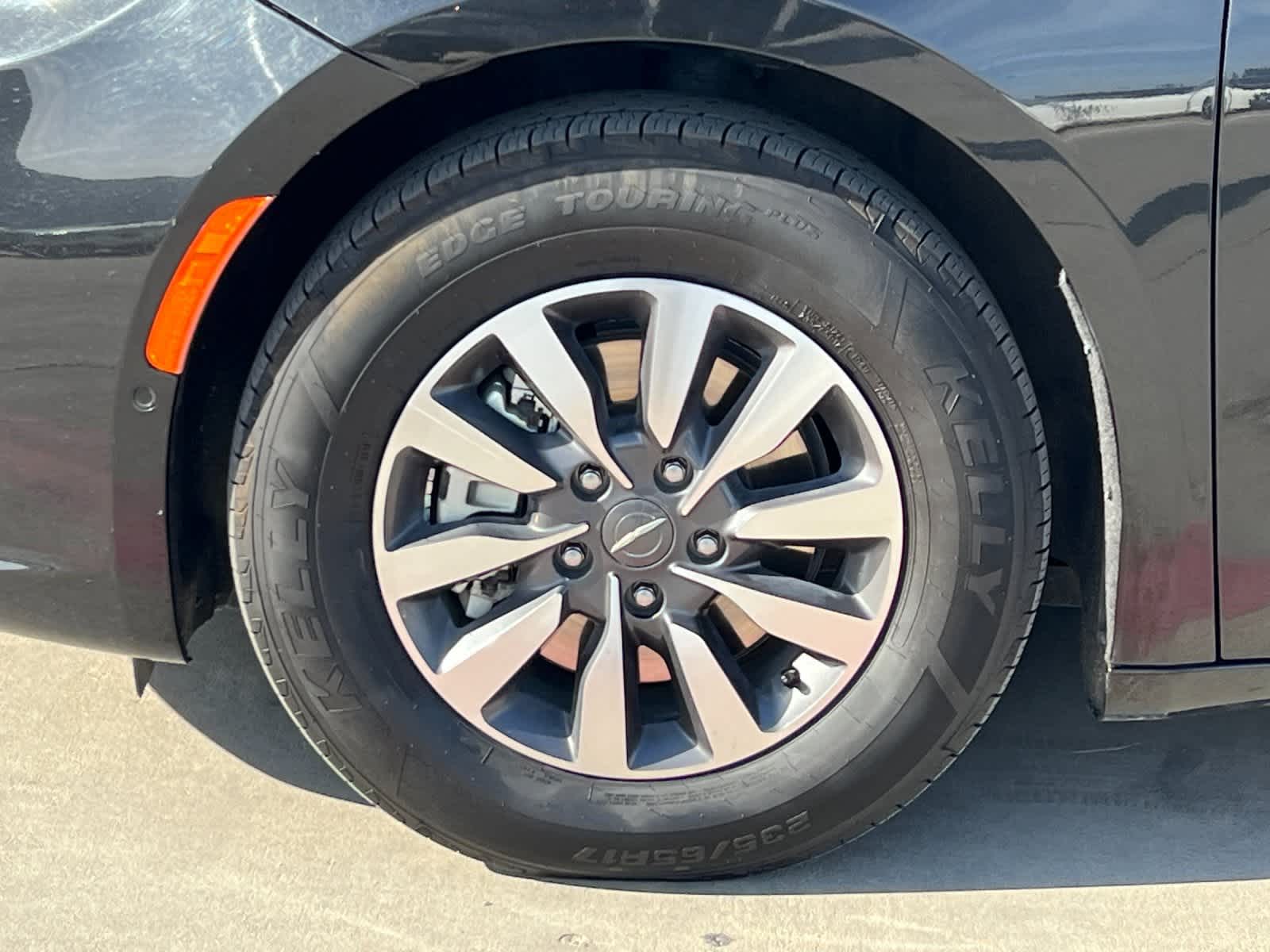 Thumbnail: 2021 Chrysler Pacifica - 27