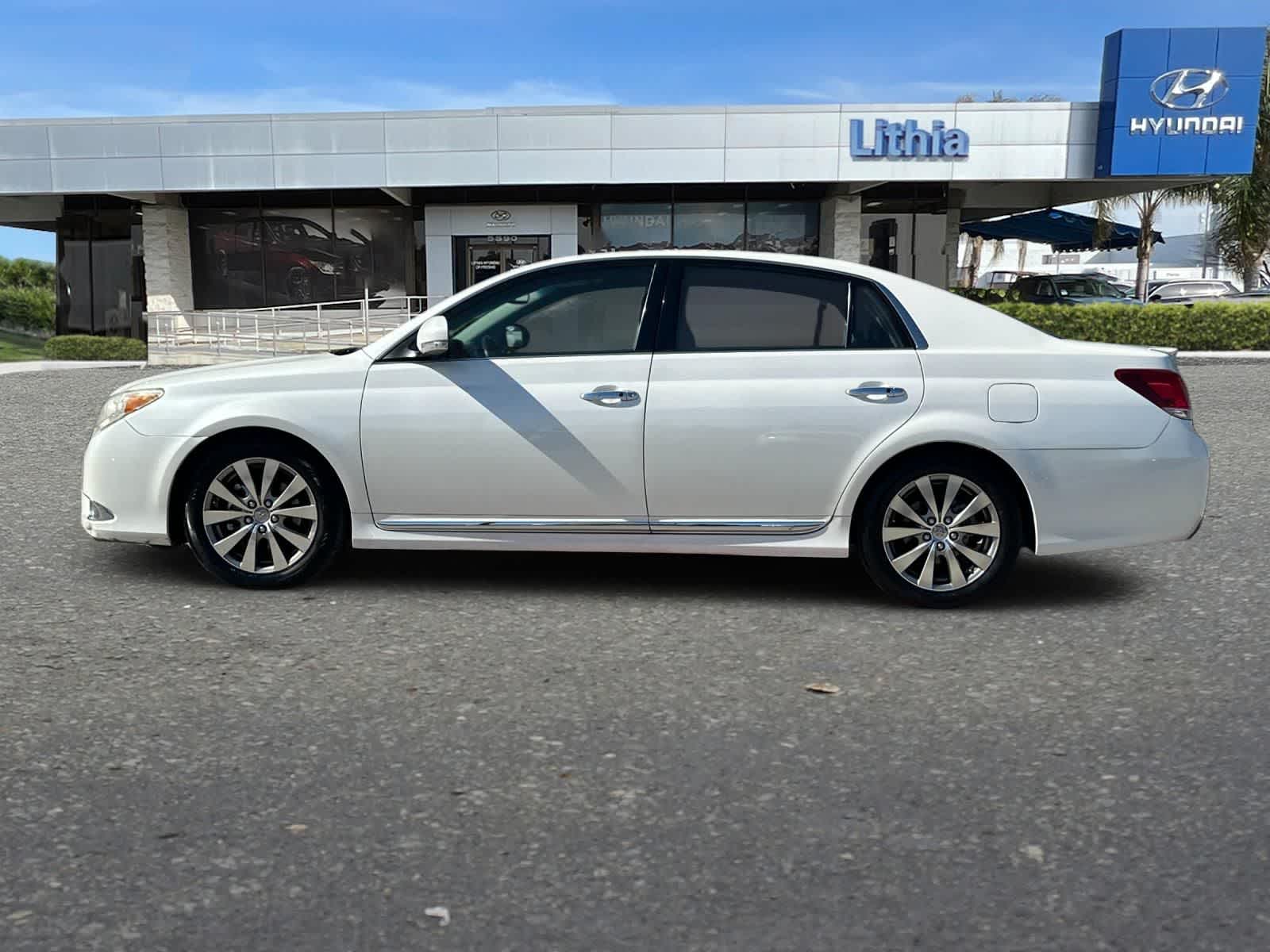 Thumbnail: 2011 Toyota Avalon - 6