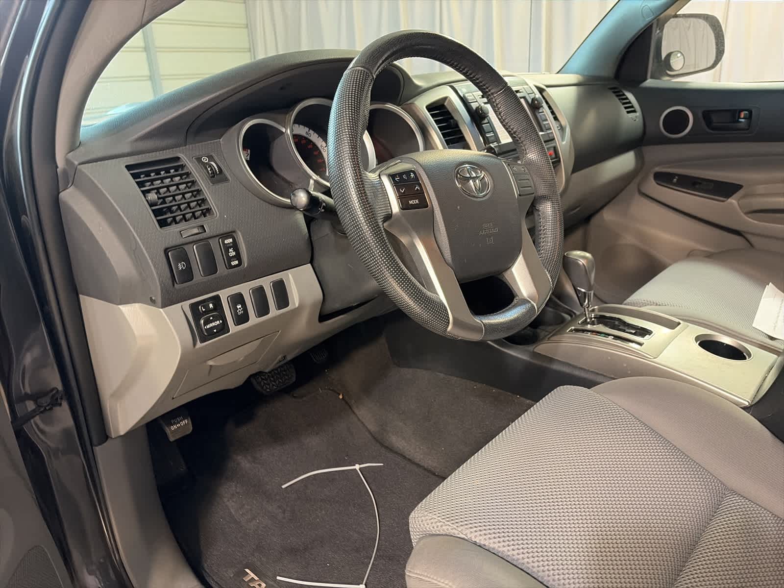 Thumbnail: 2013 Toyota Tacoma - 25