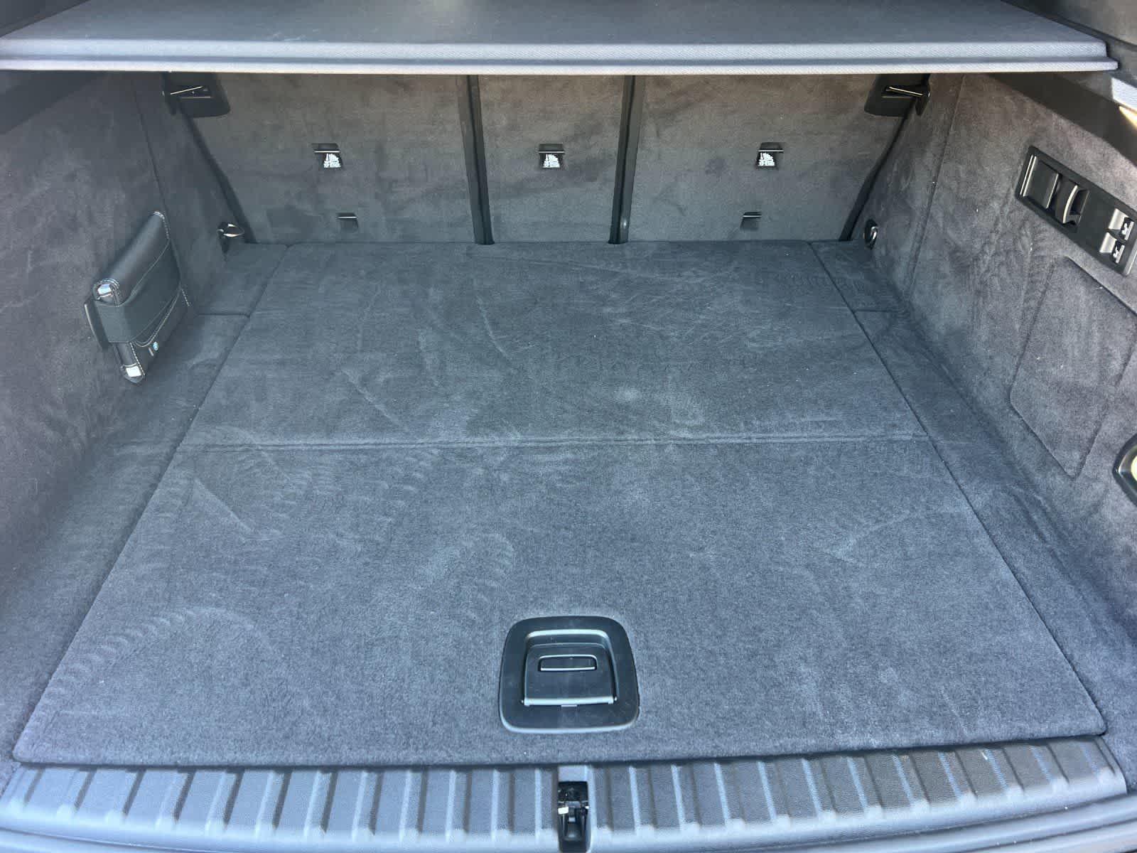 Thumbnail: 2026 BMW iX - 16