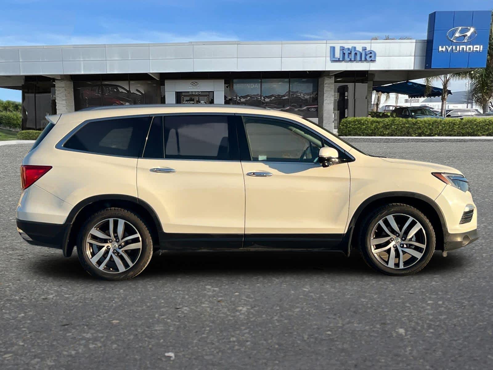 Thumbnail: 2018 Honda Pilot - 9