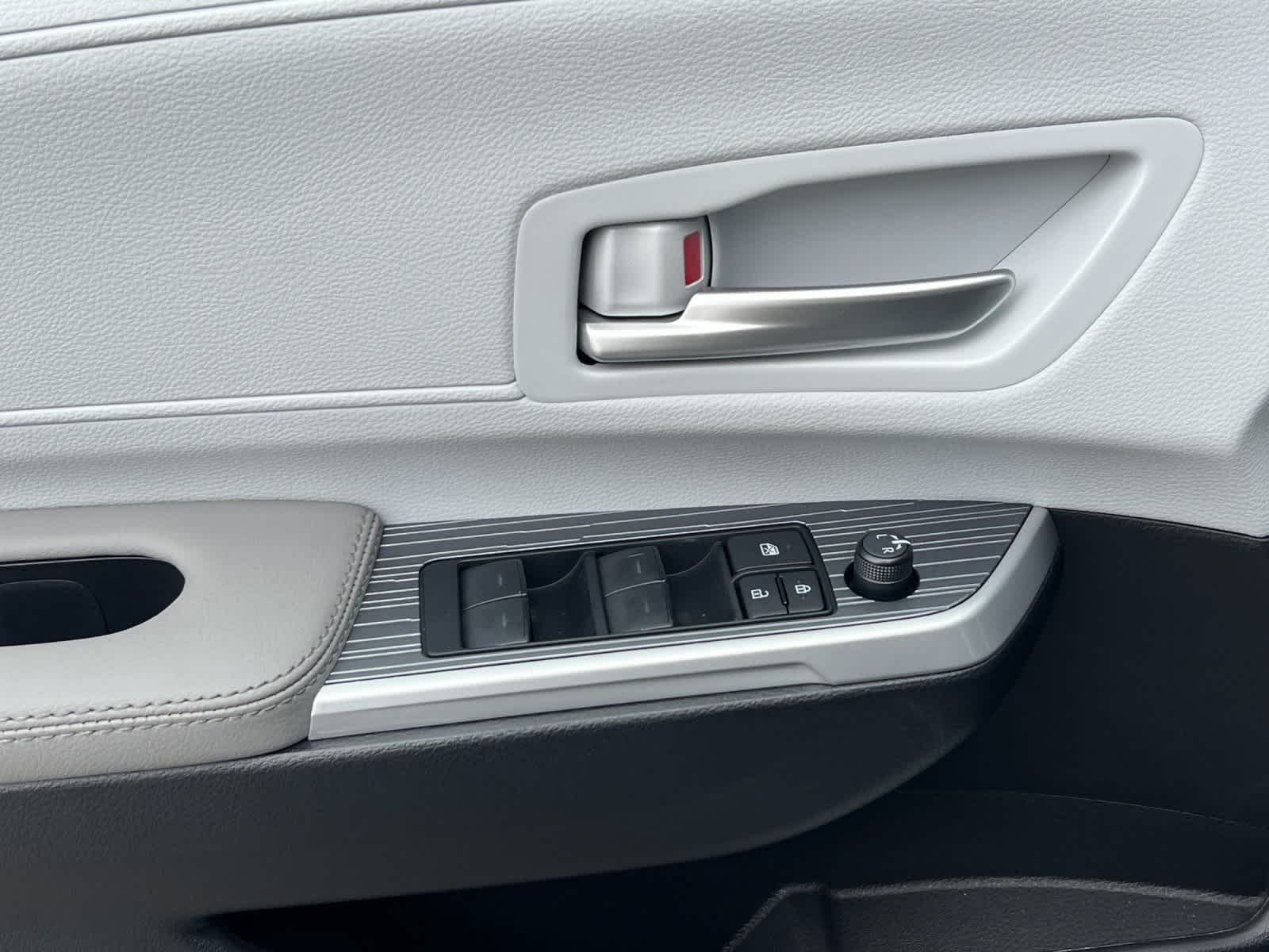 Thumbnail: 2026 Toyota Sienna - 13