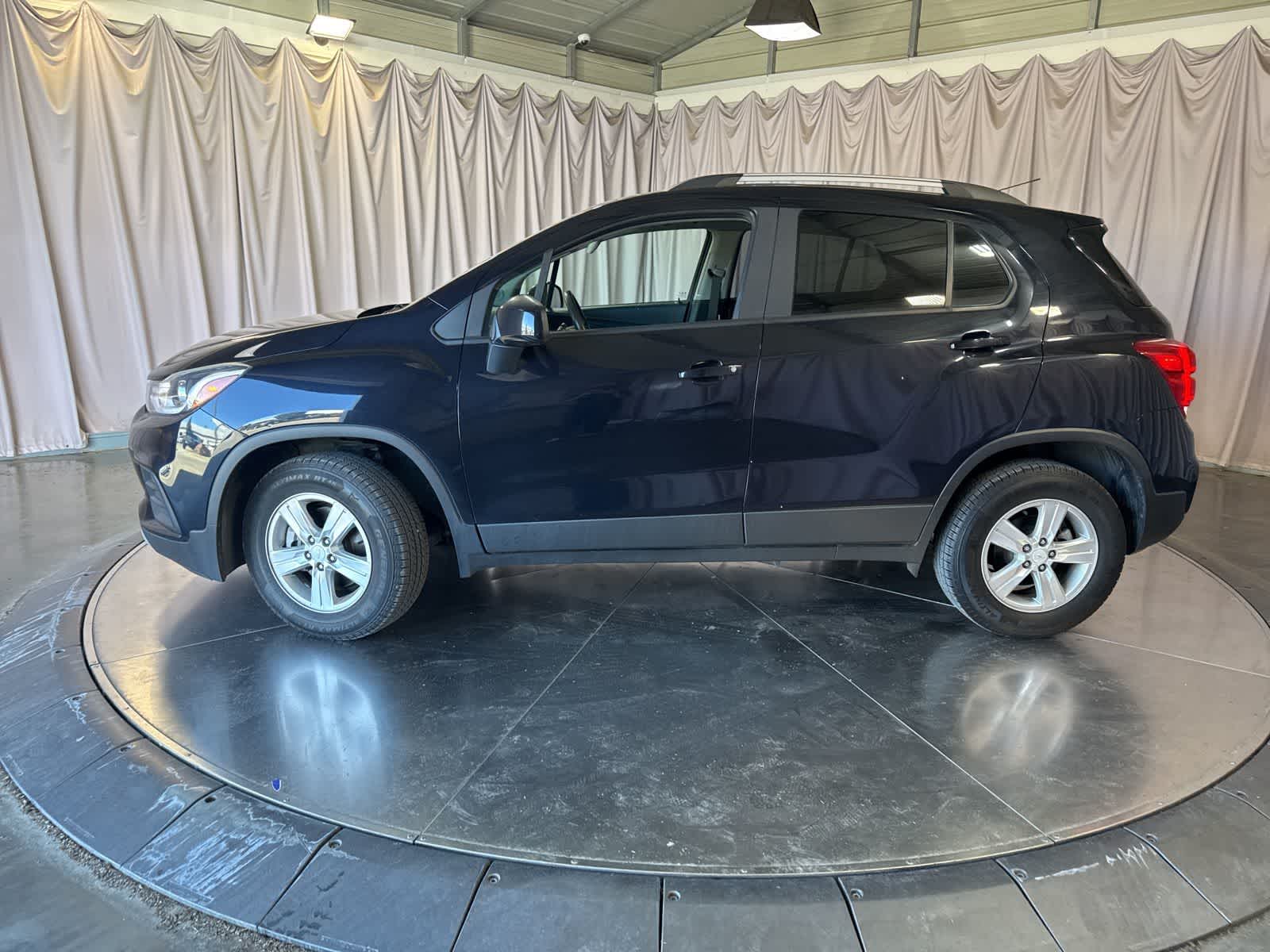 Thumbnail: 2021 Chevrolet Trax - 8