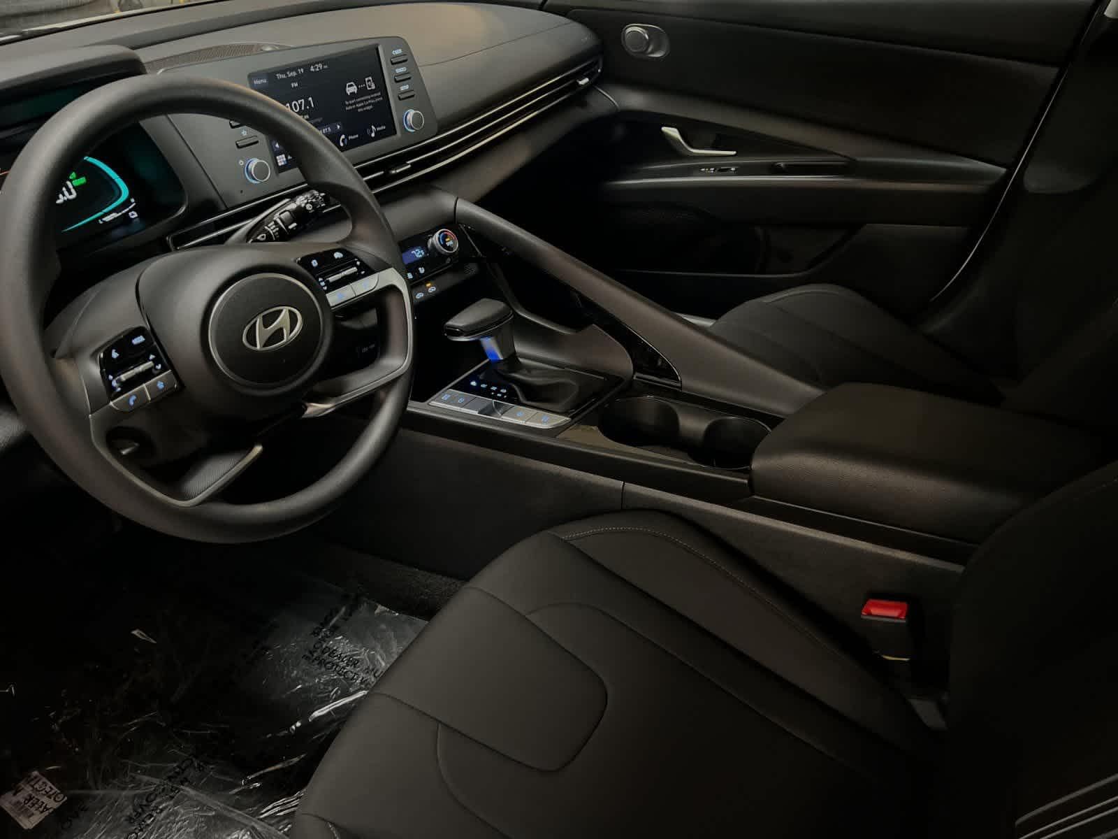 Thumbnail: 2025 Hyundai Elantra - 12