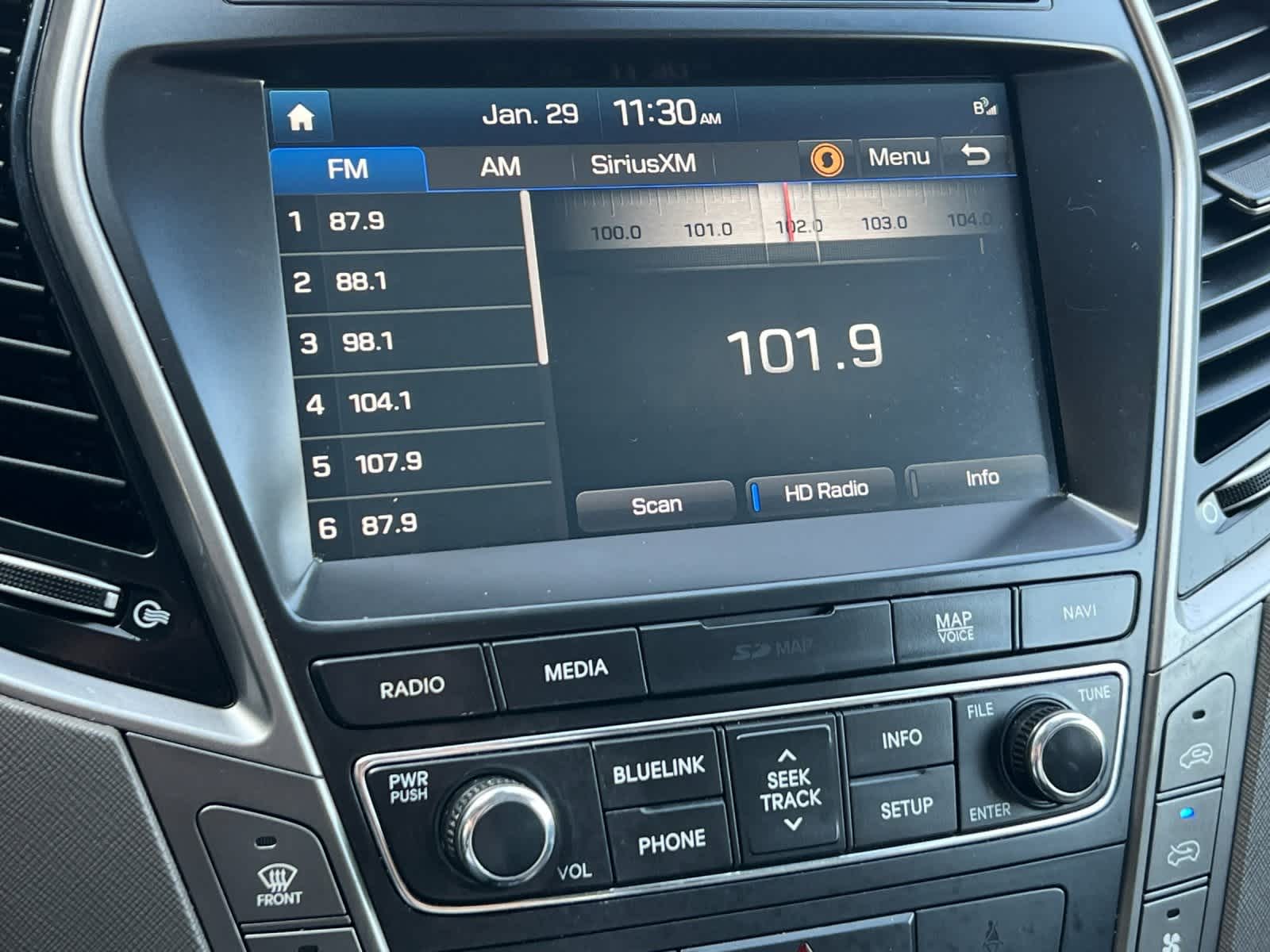 Thumbnail: 2017 Hyundai Santa Fe - 20