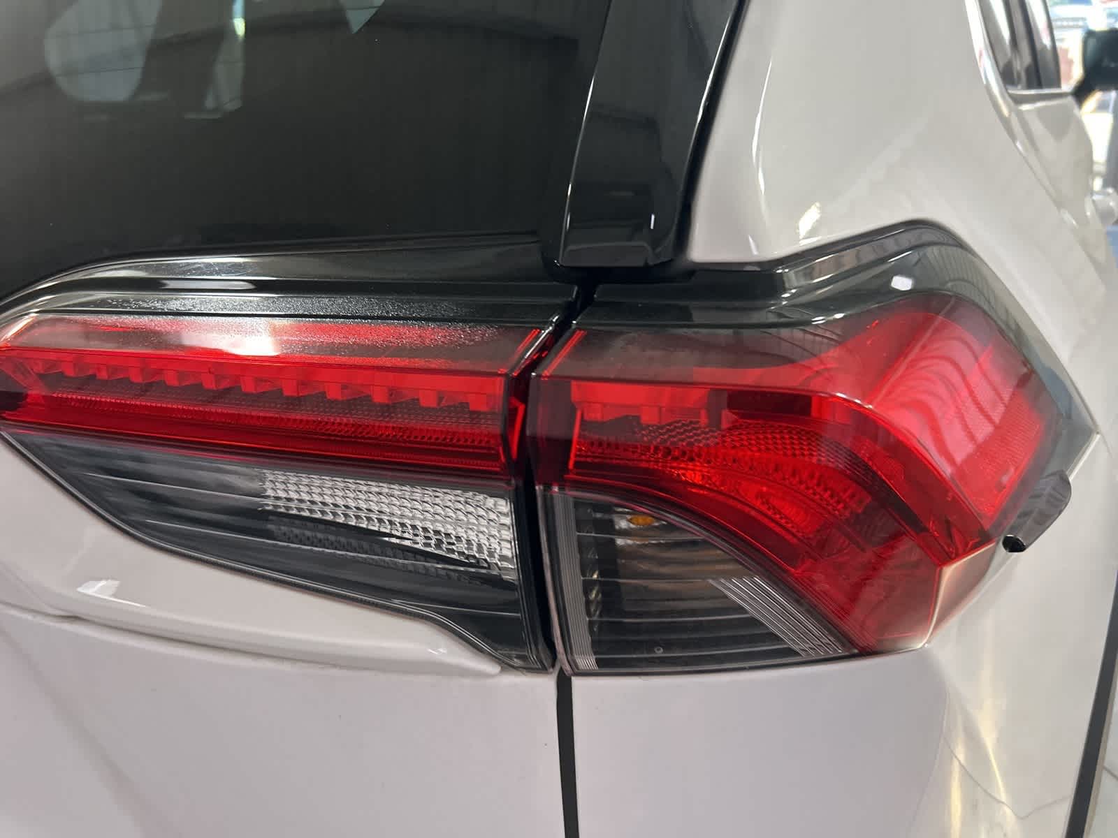 Thumbnail: 2022 Toyota RAV4 - 9