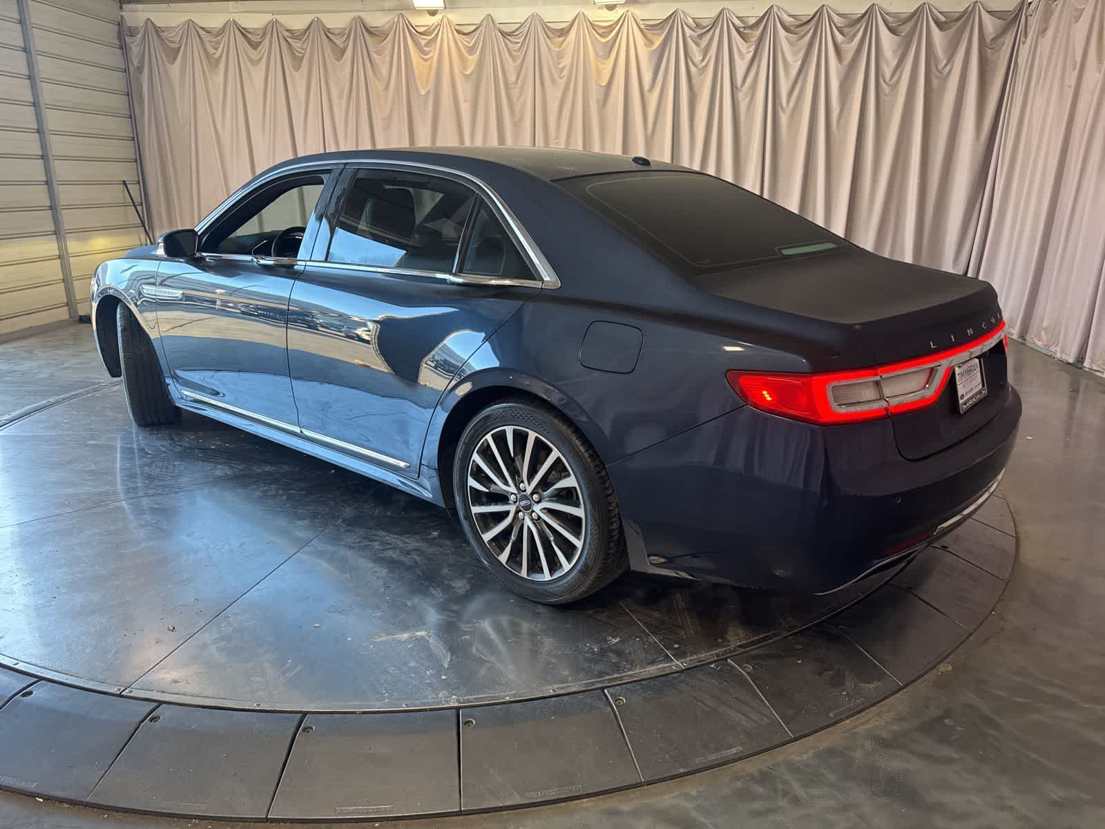 2017 Lincoln Continental Select photo 5