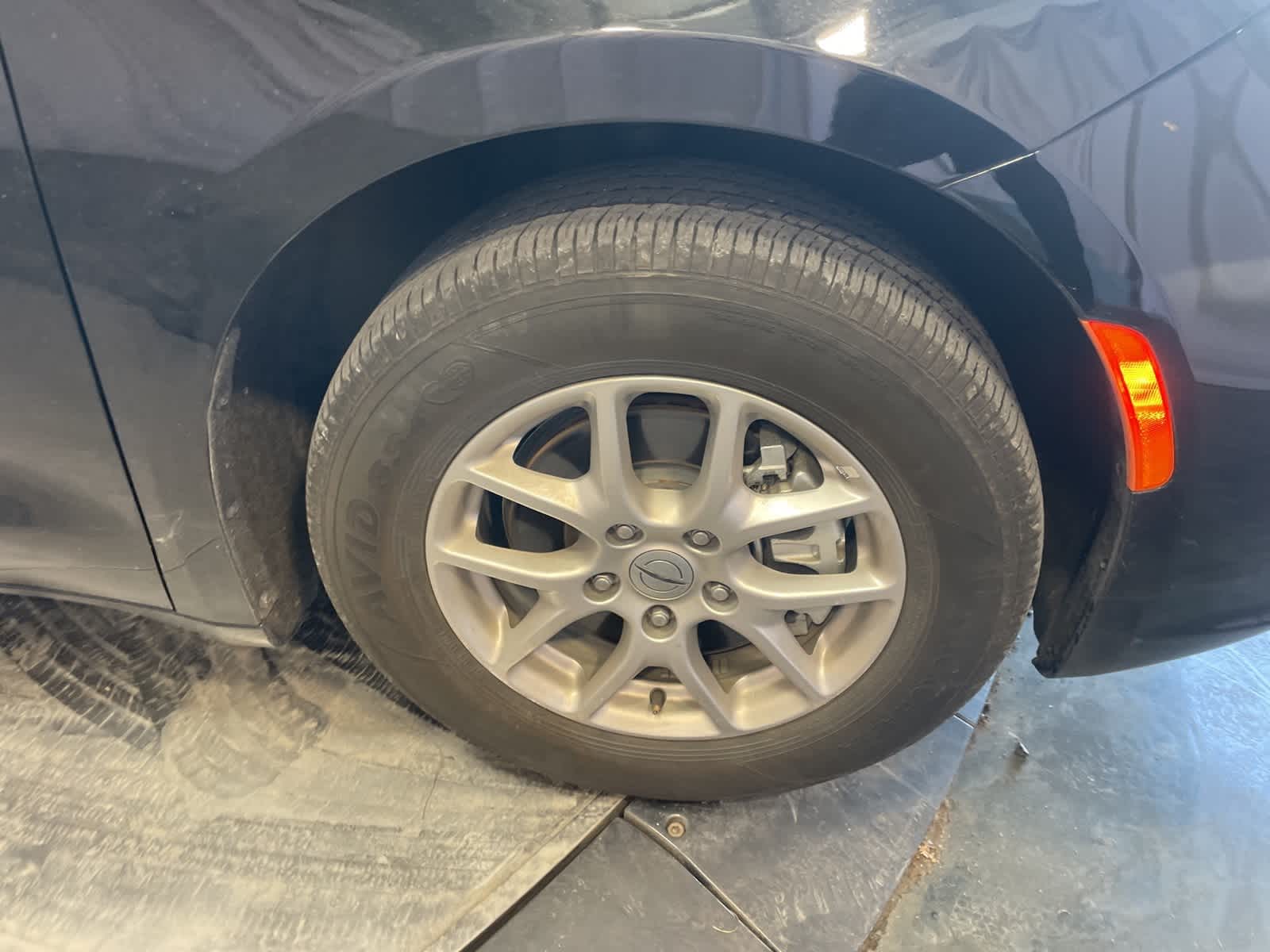 Thumbnail: 2025 Chrysler Pacifica - 16