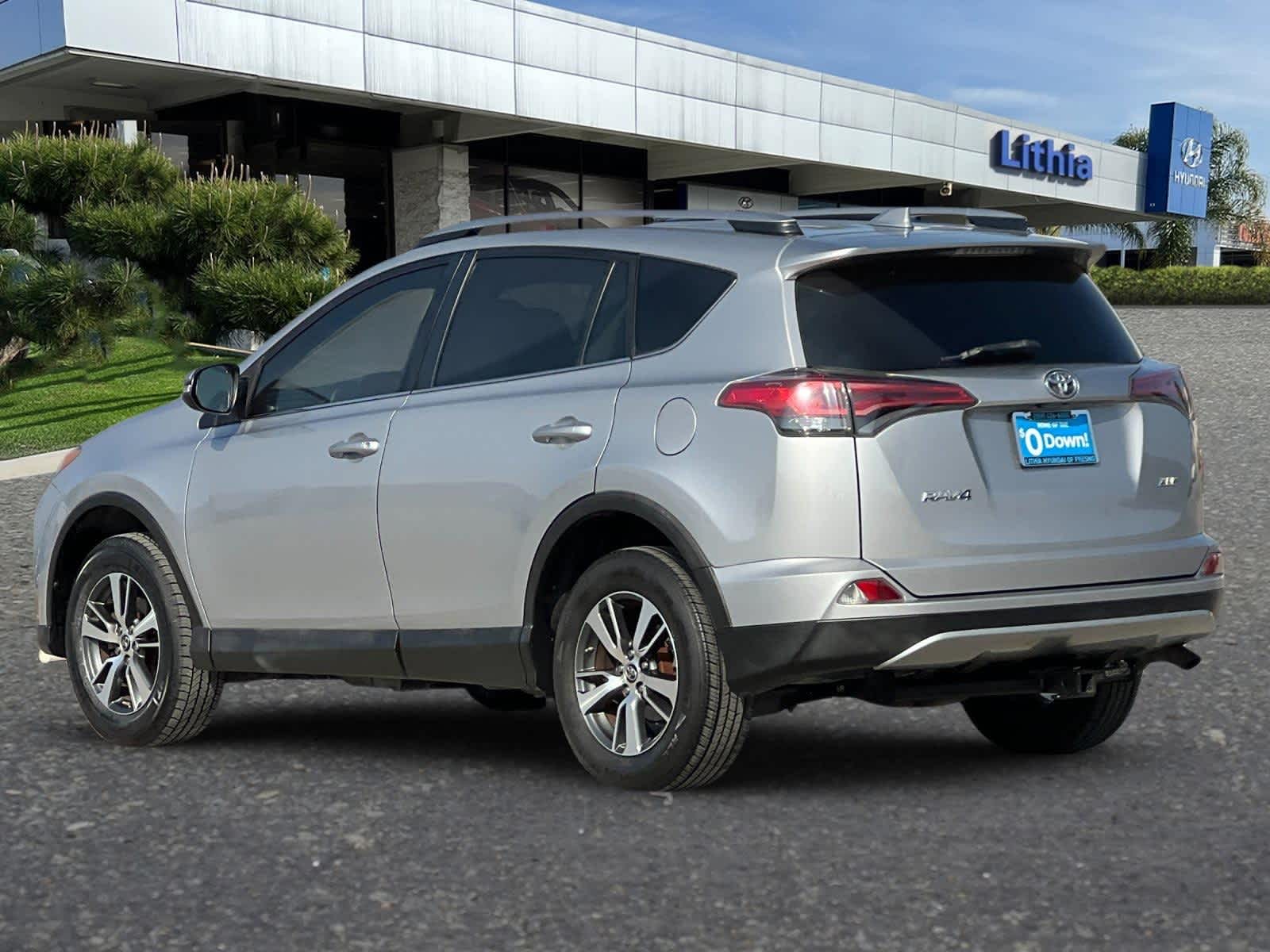 Thumbnail: 2018 Toyota RAV4 - 7