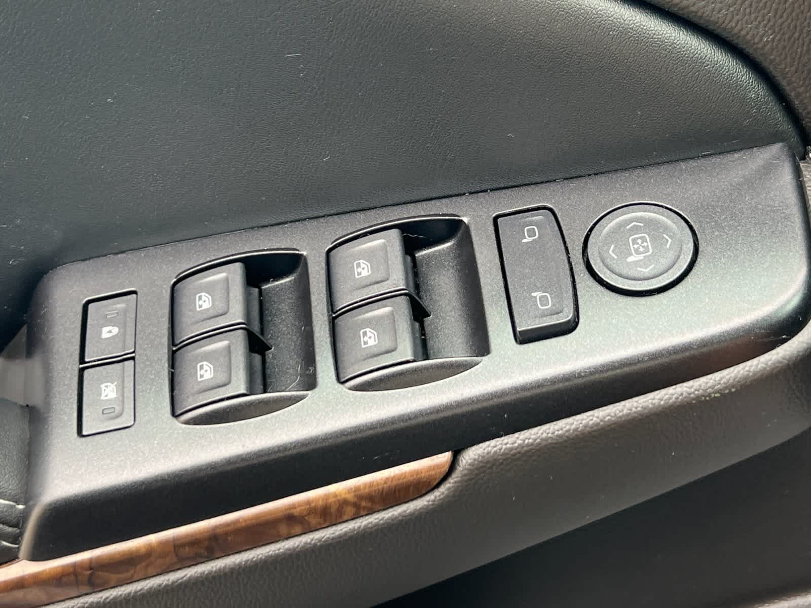 Thumbnail: 2017 Chevrolet Tahoe - 13