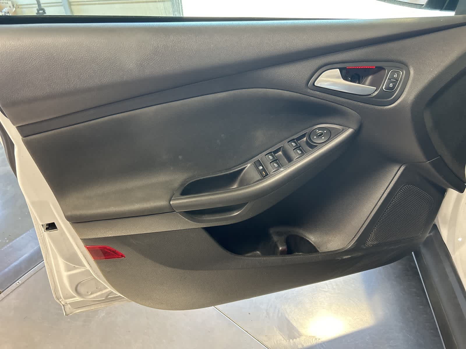 Thumbnail: 2015 Ford Focus - 23
