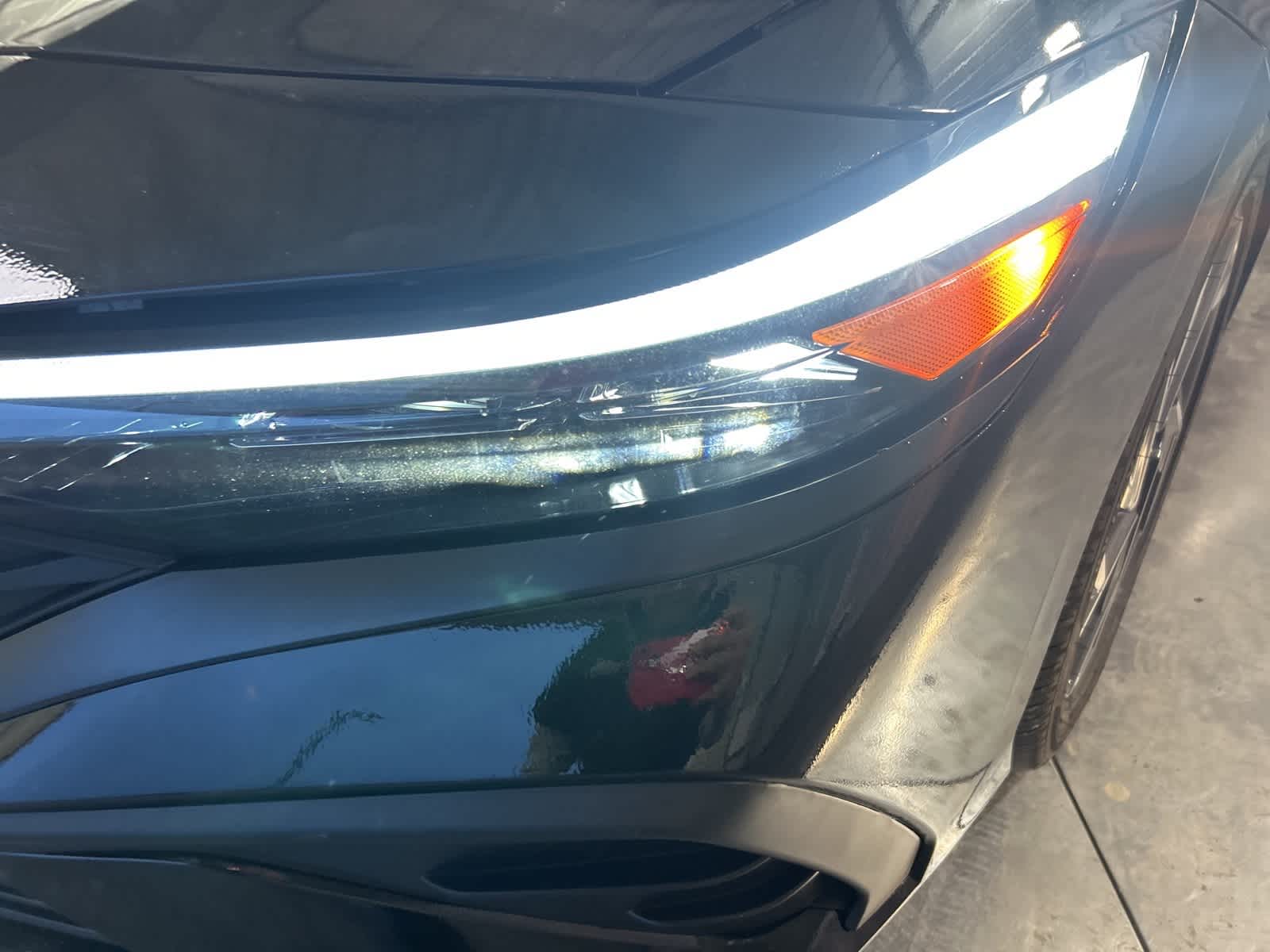 2025 Hyundai Elantra Hybrid Limited photo 2