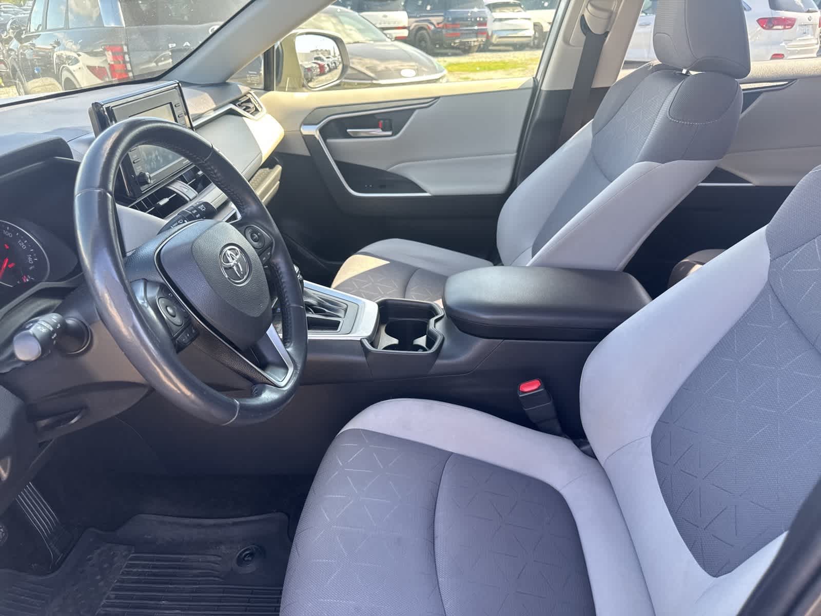 Thumbnail: 2020 Toyota RAV4 - 19