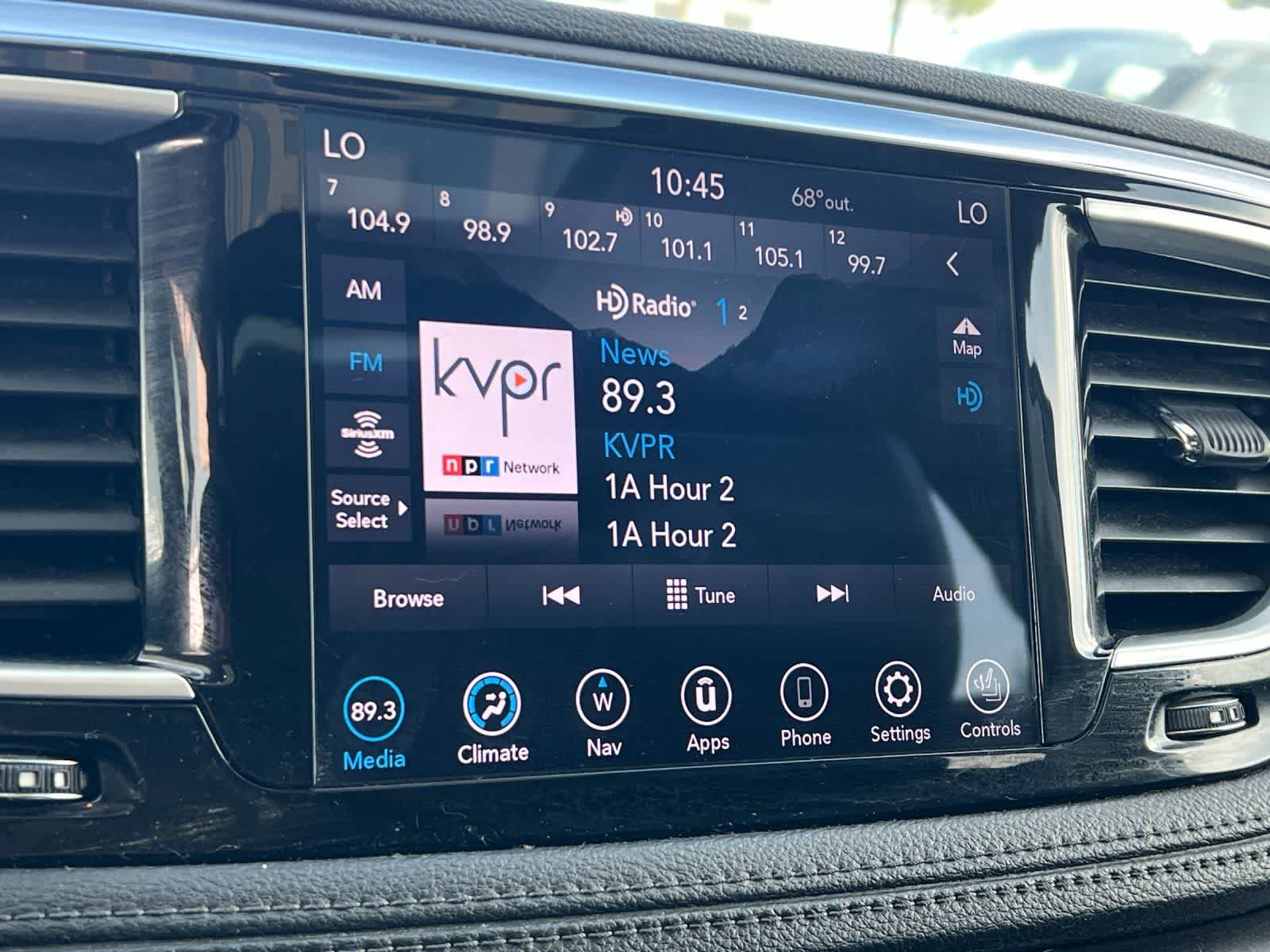 Thumbnail: 2020 Chrysler Pacifica - 19