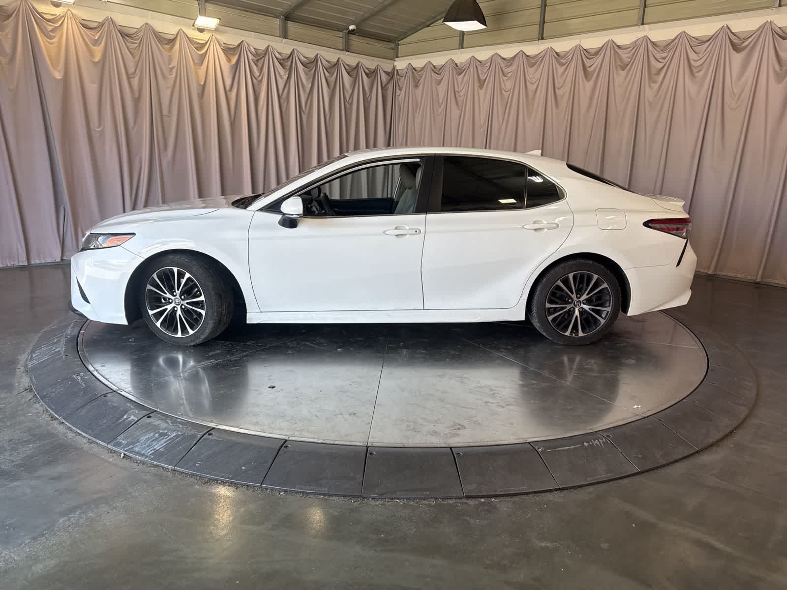Thumbnail: 2019 Toyota Camry - 6