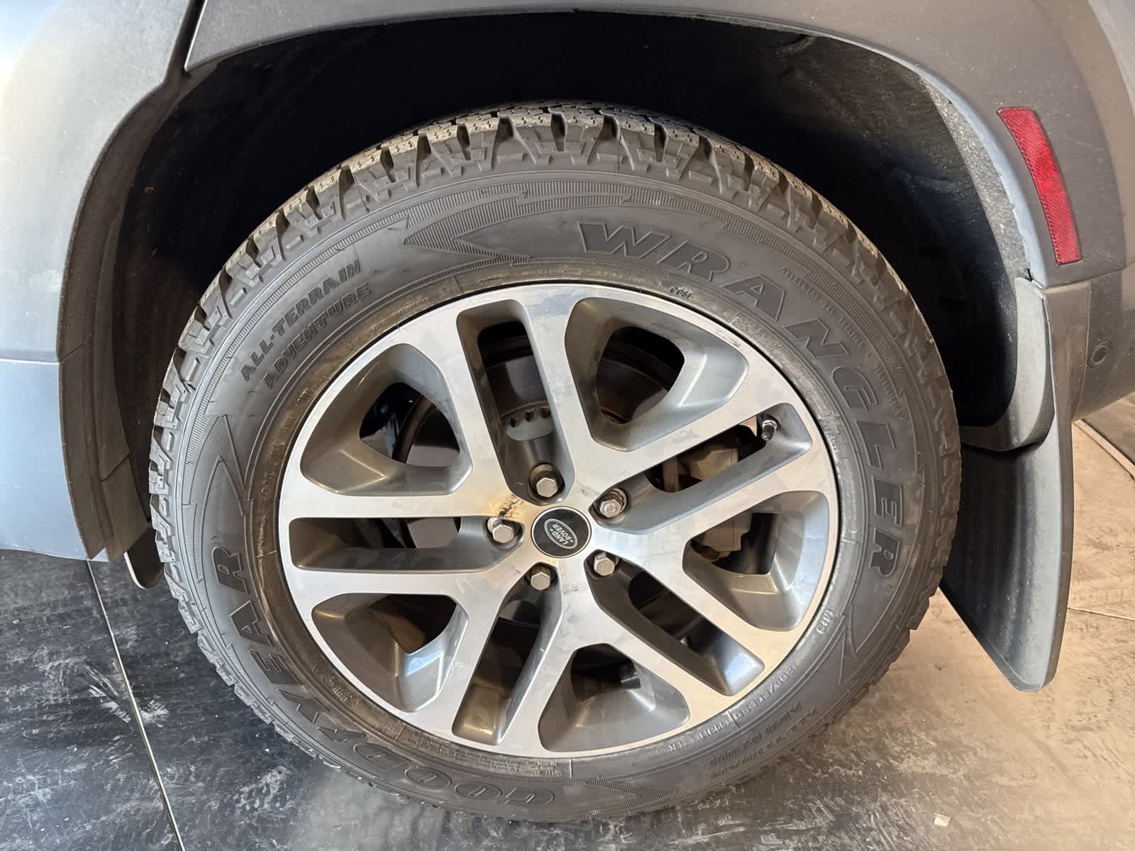 Thumbnail: 2020 Land Rover Defender - 10