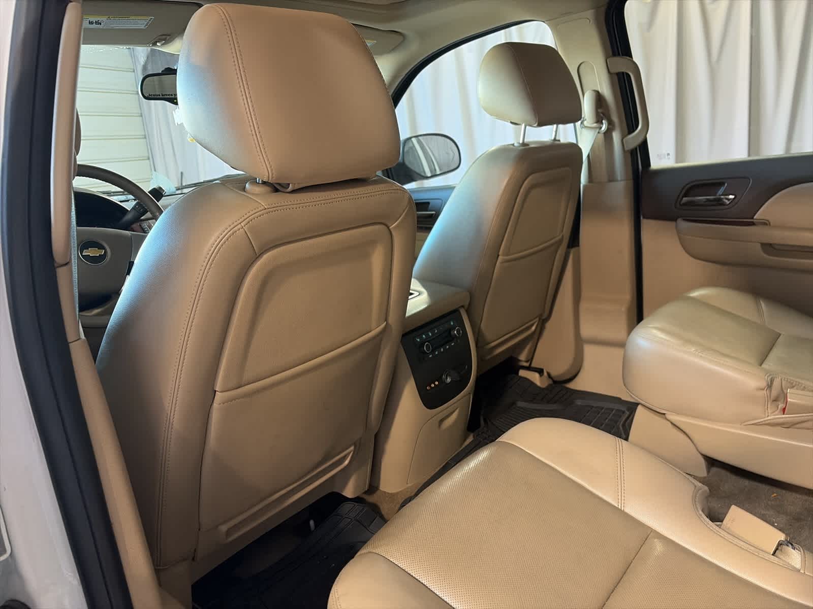 Thumbnail: 2014 Chevrolet Tahoe - 19