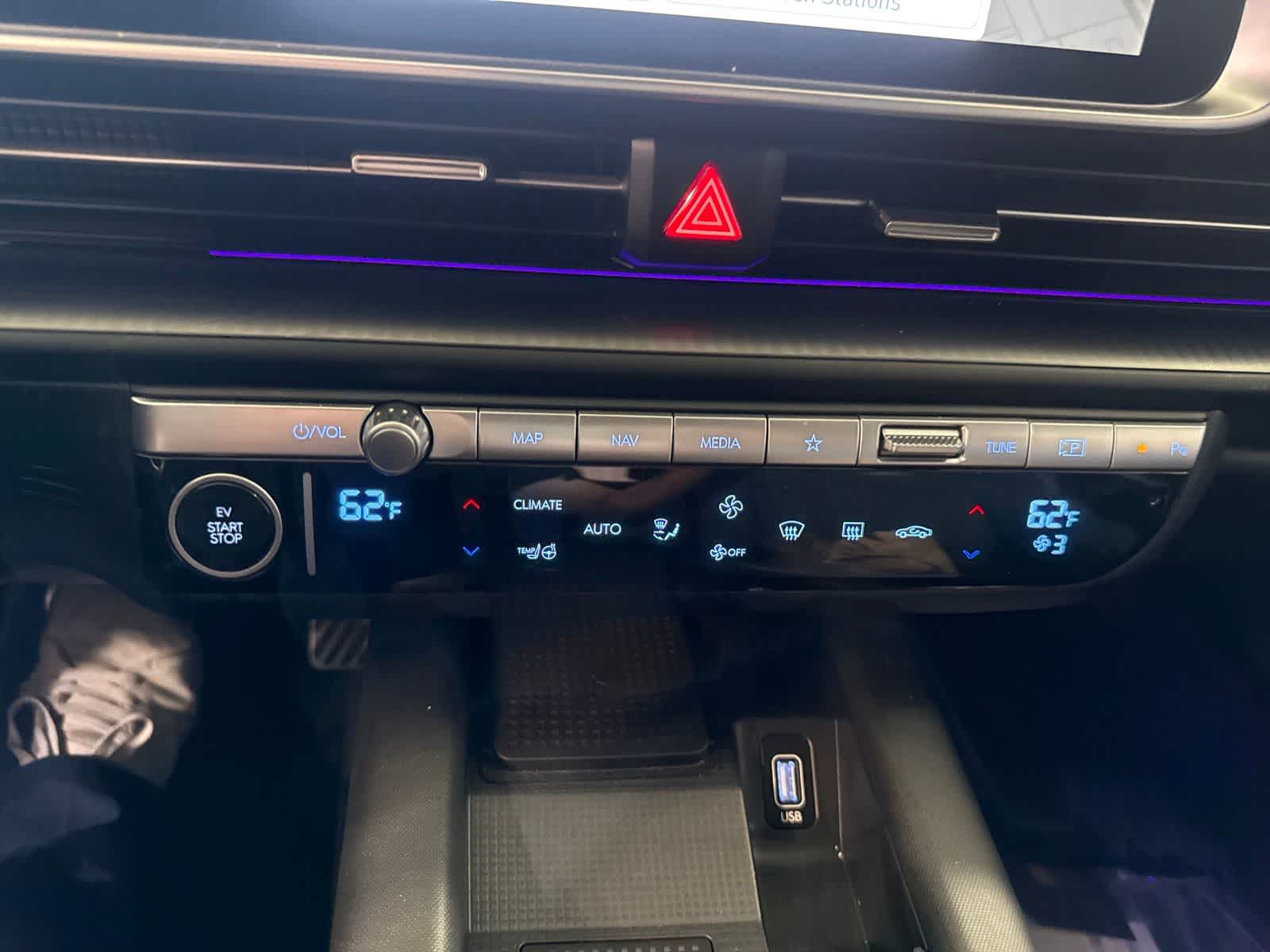 Thumbnail: 2023 Hyundai Ioniq 6 - 25