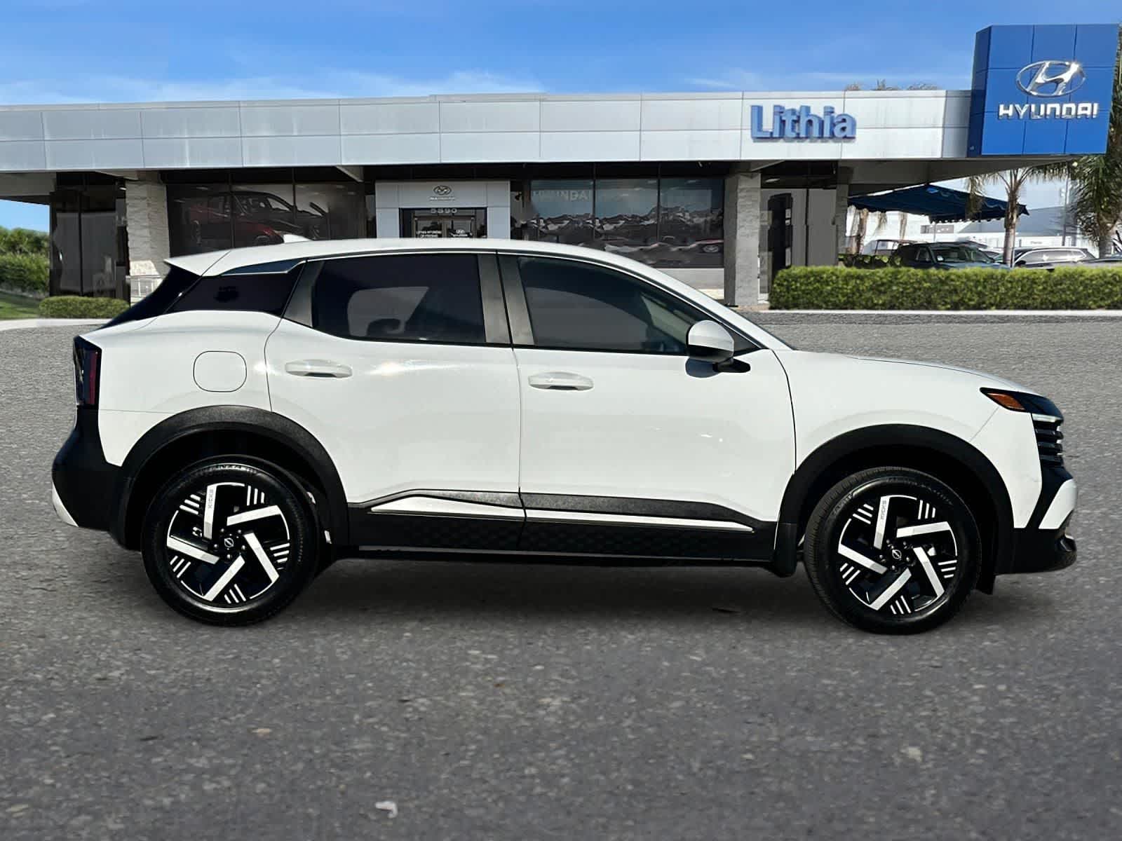 Thumbnail: 2025 Nissan Kicks - 8