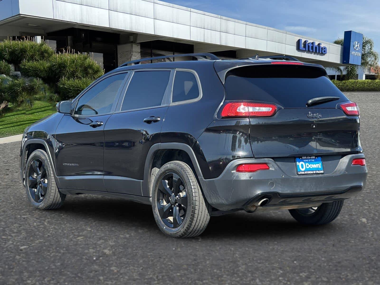 Thumbnail: 2016 Jeep Cherokee - 6