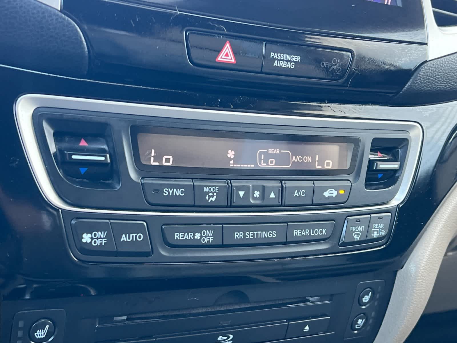 Thumbnail: 2016 Honda Pilot - 23