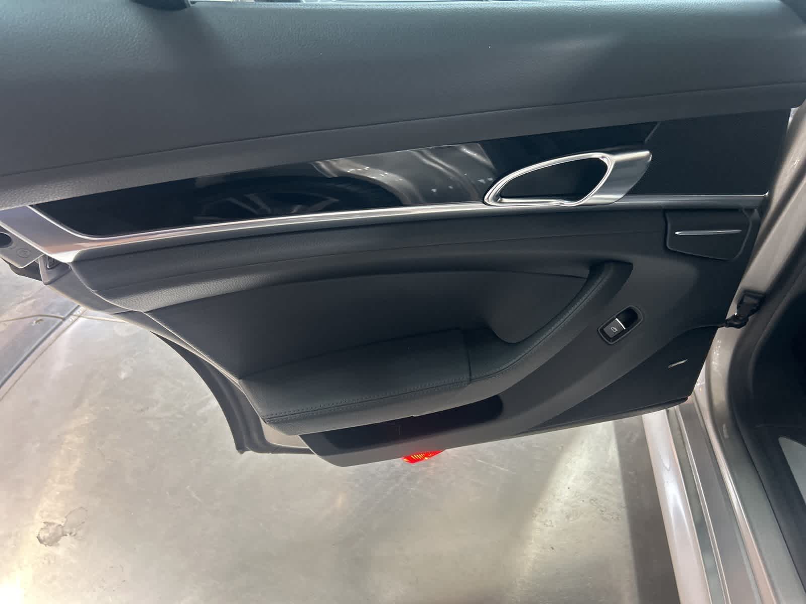Thumbnail: 2012 Porsche Panamera - 16