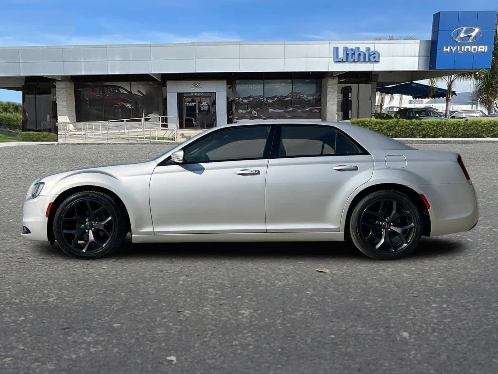 Thumbnail: 2021 Chrysler 300 - 6