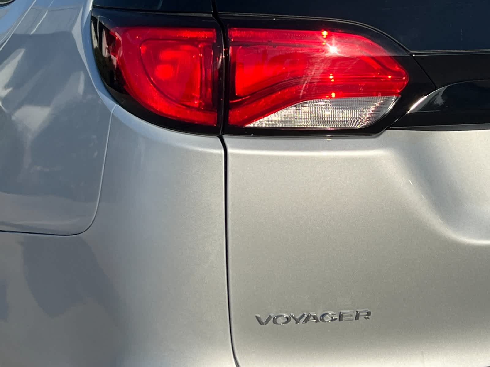 Thumbnail: 2023 Chrysler Voyager - 28