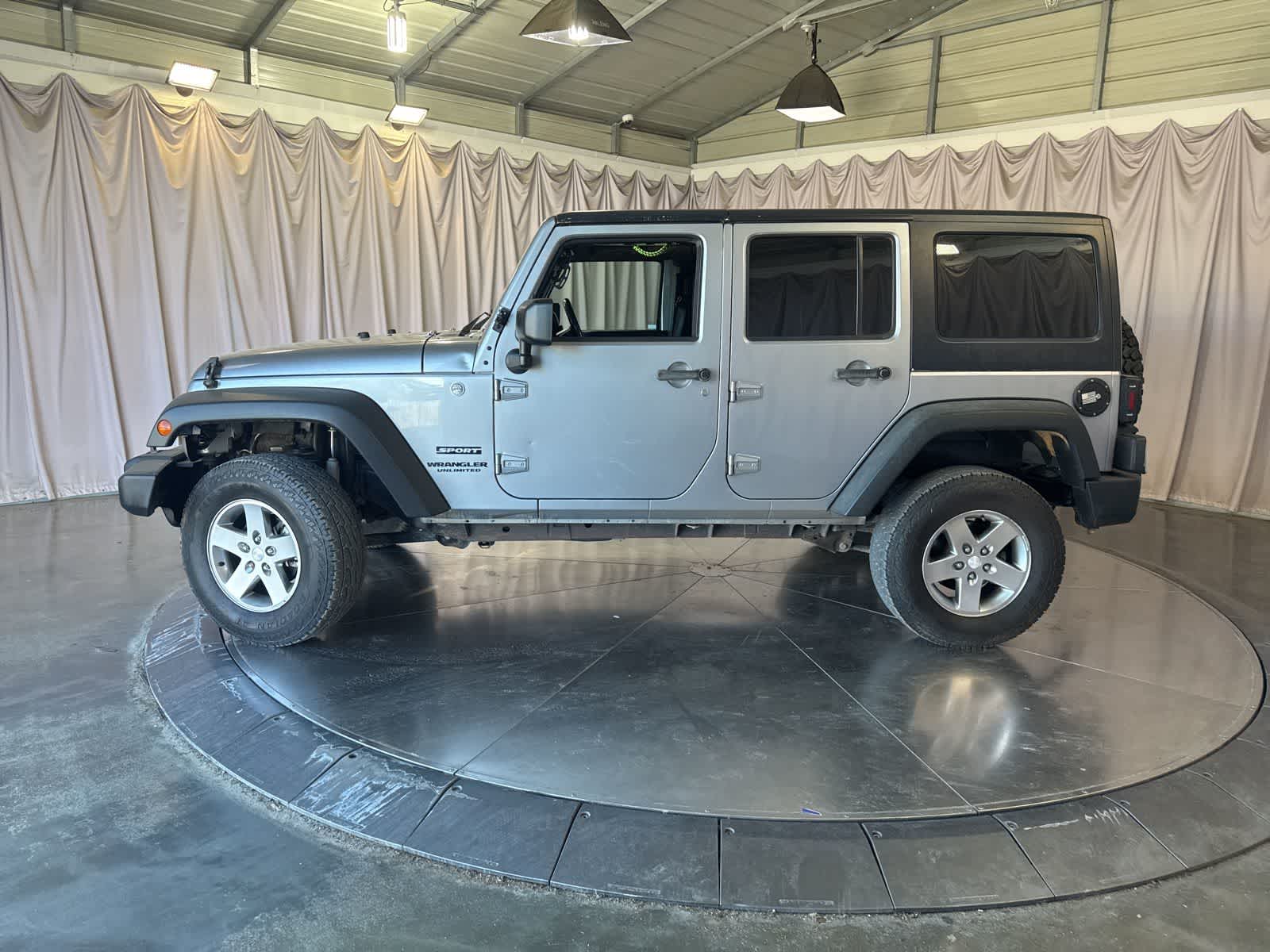 Thumbnail: 2013 Jeep Wrangler - 7