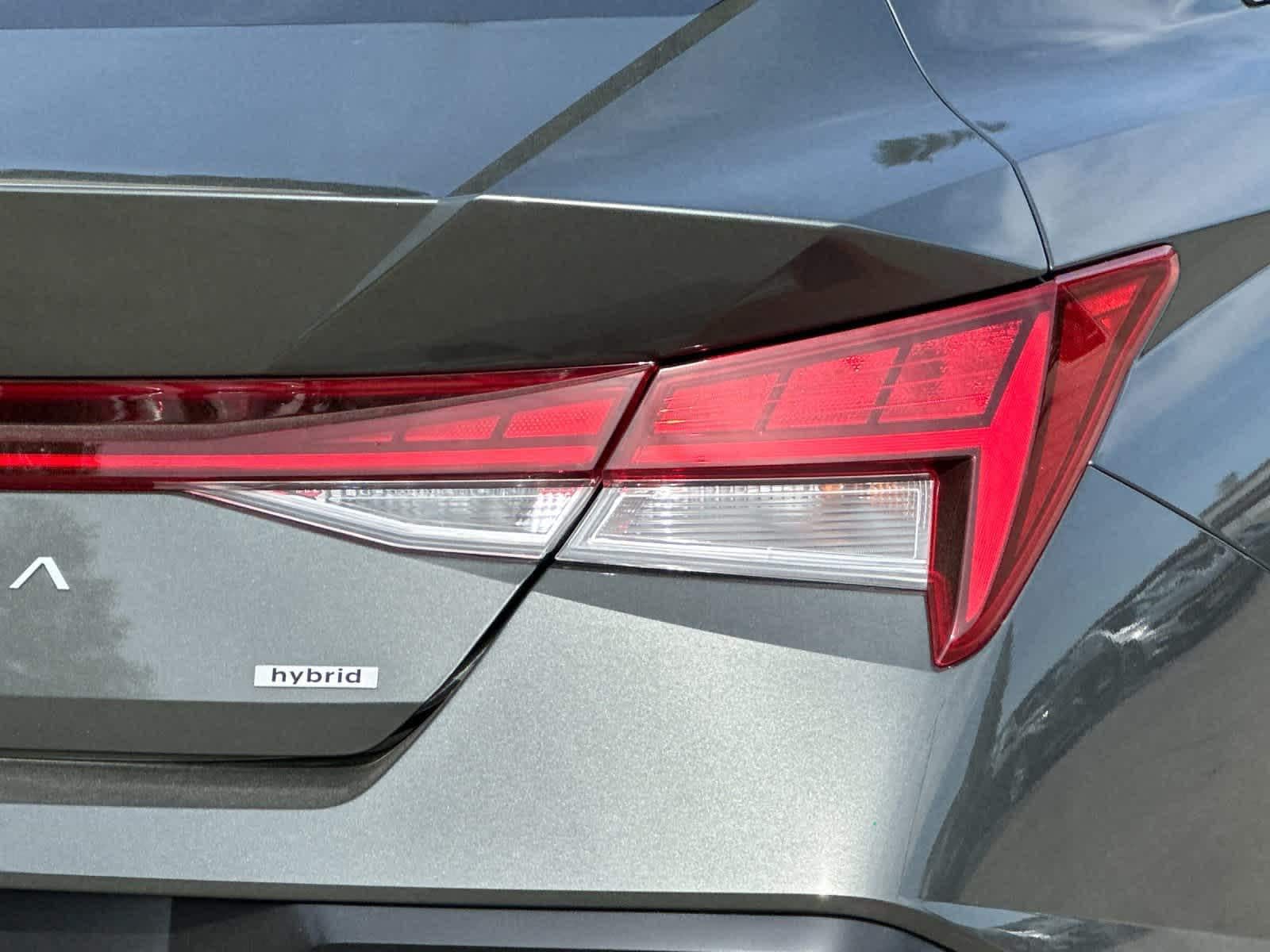 Thumbnail: 2025 Hyundai Elantra - 25