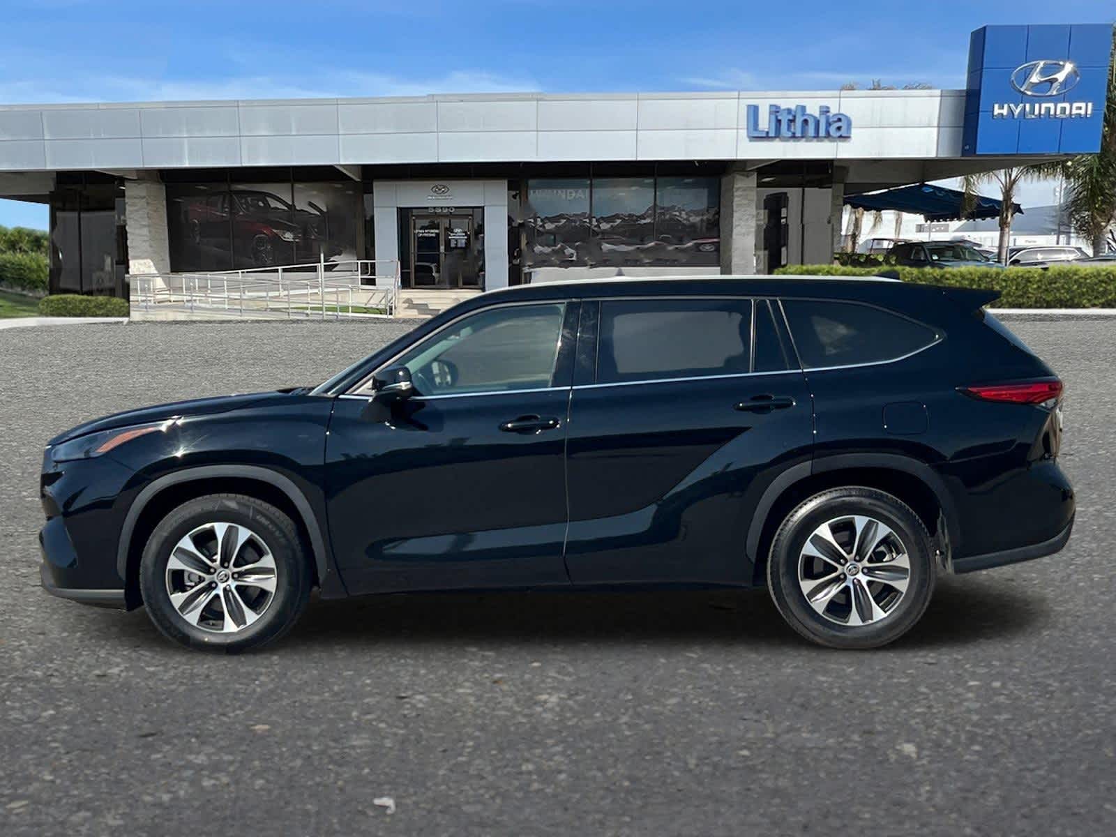 Thumbnail: 2022 Toyota Highlander - 5