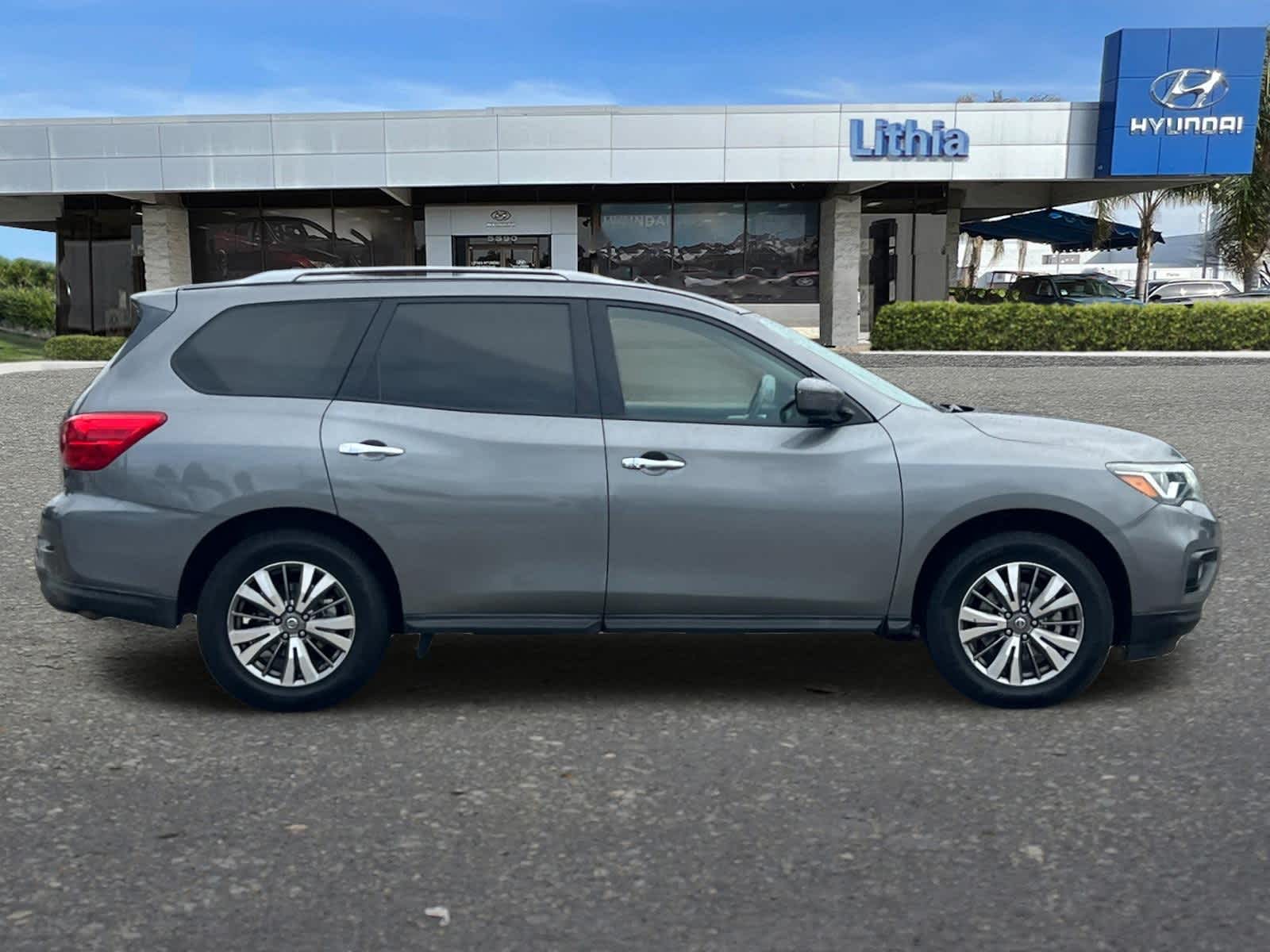 Thumbnail: 2018 Nissan Pathfinder - 8