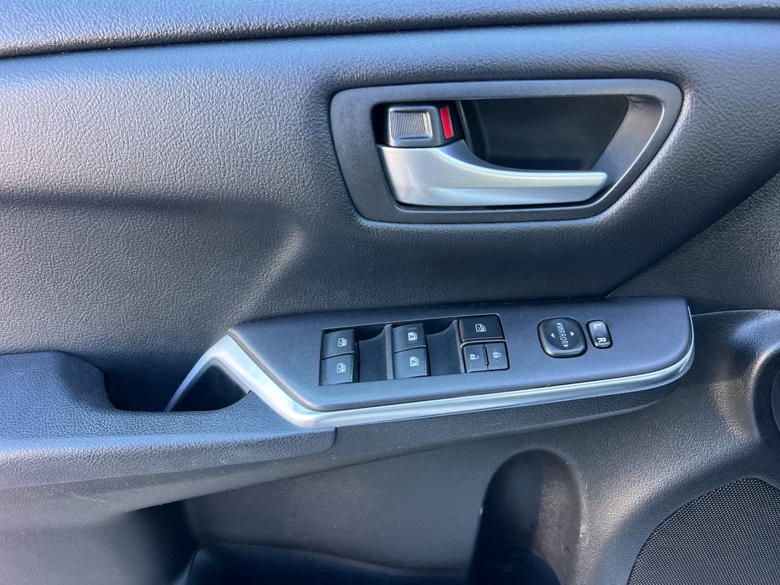 Thumbnail: 2016 Toyota Camry - 13