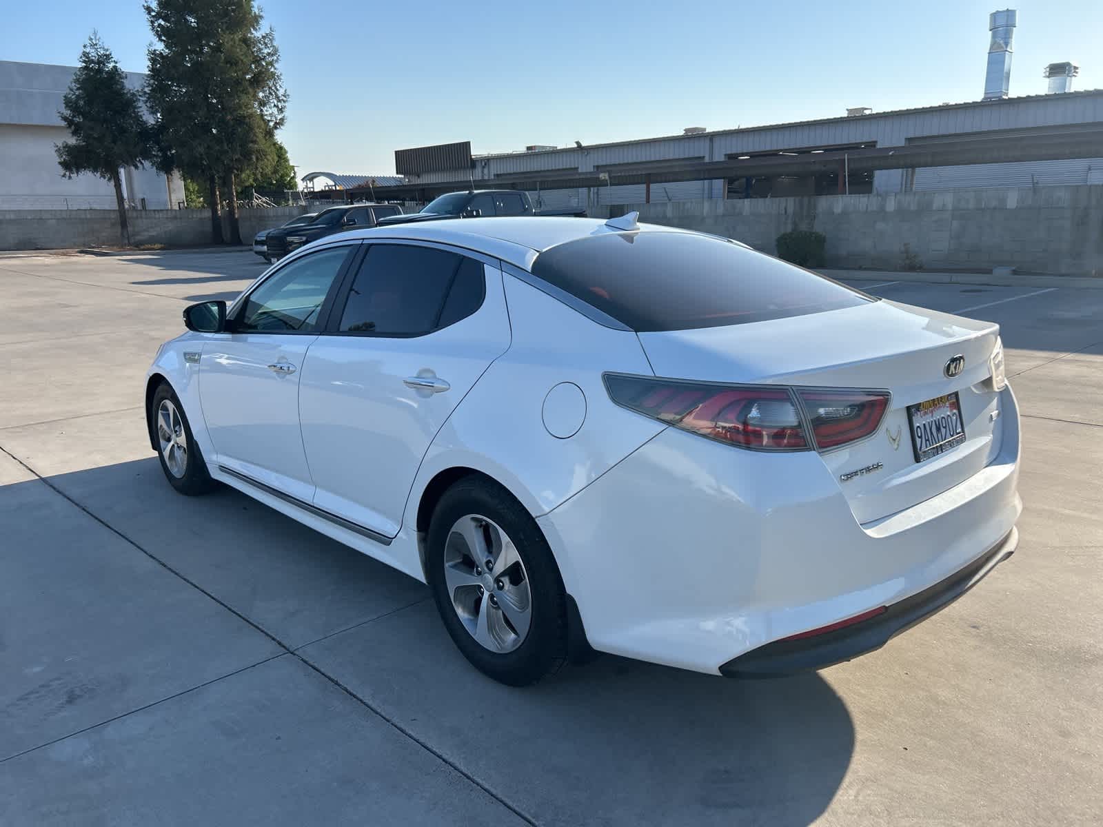Thumbnail: 2015 Kia Optima - 14