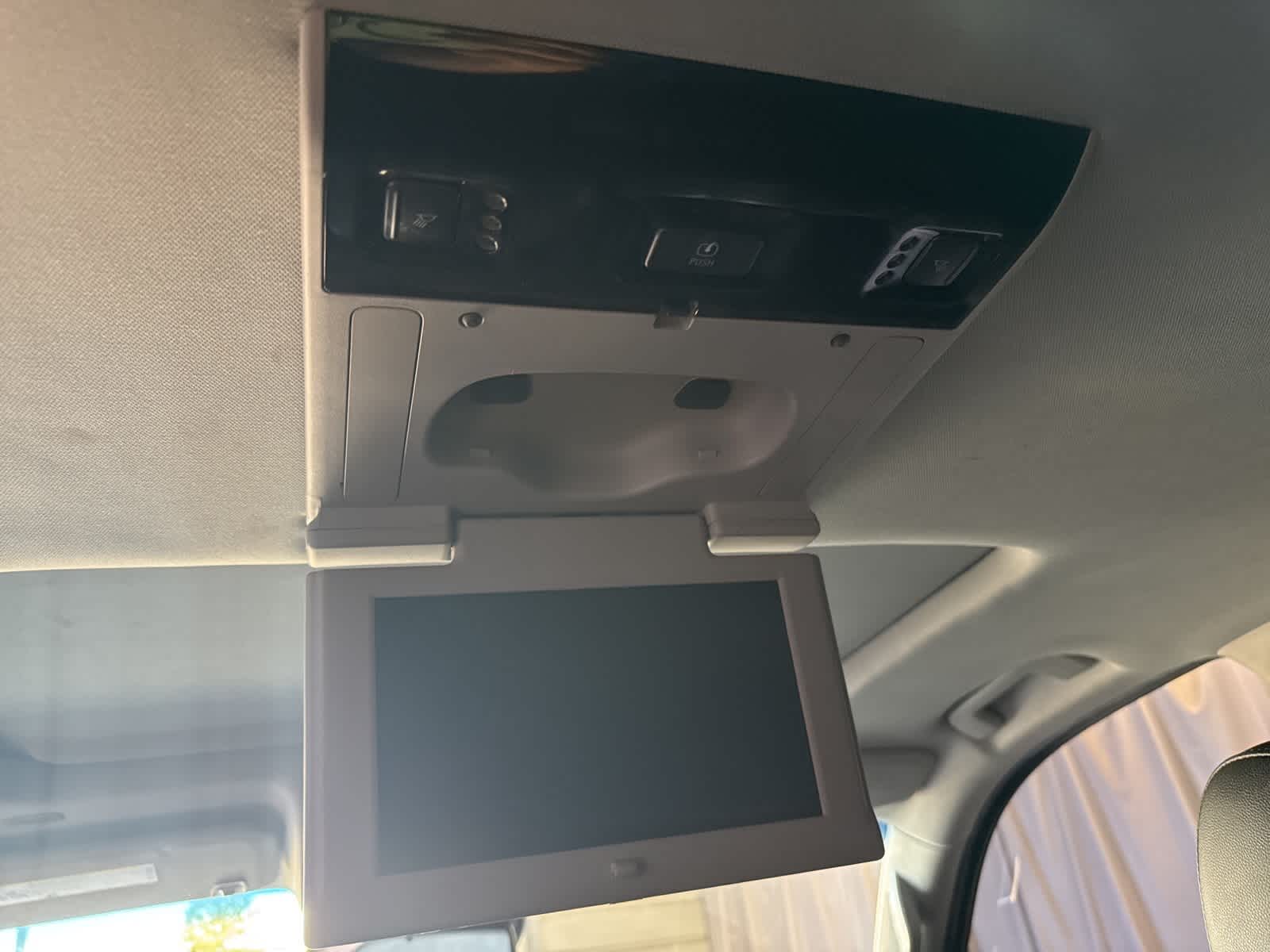 Thumbnail: 2019 GMC Yukon XL - 21