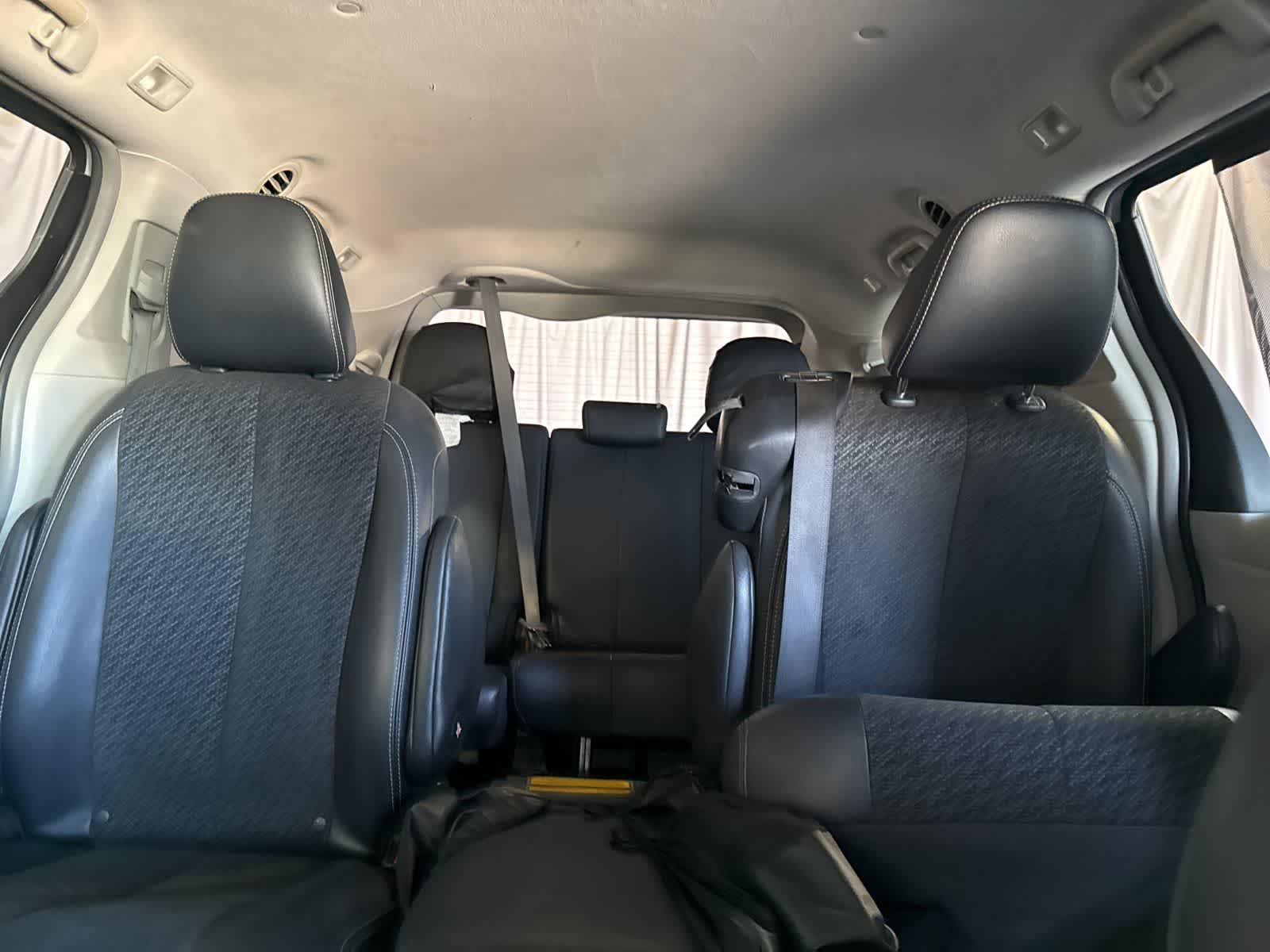 Thumbnail: 2014 Toyota Sienna - 21