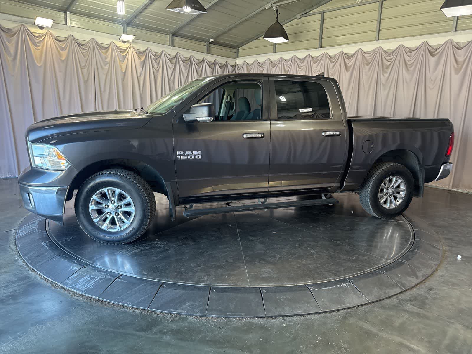 2014 Ram 1500 SLT photo 6