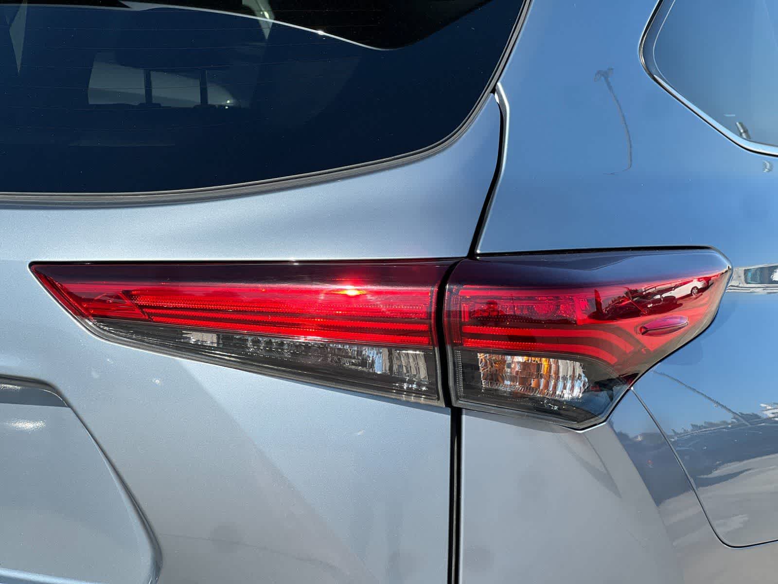 Thumbnail: 2020 Toyota Highlander - 29