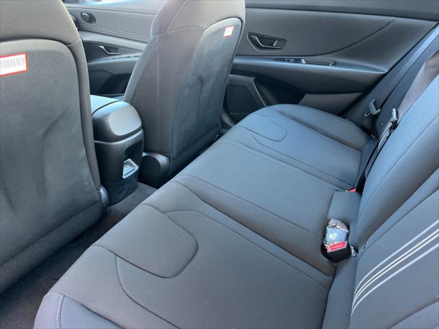 2025 Hyundai Elantra Sport 5