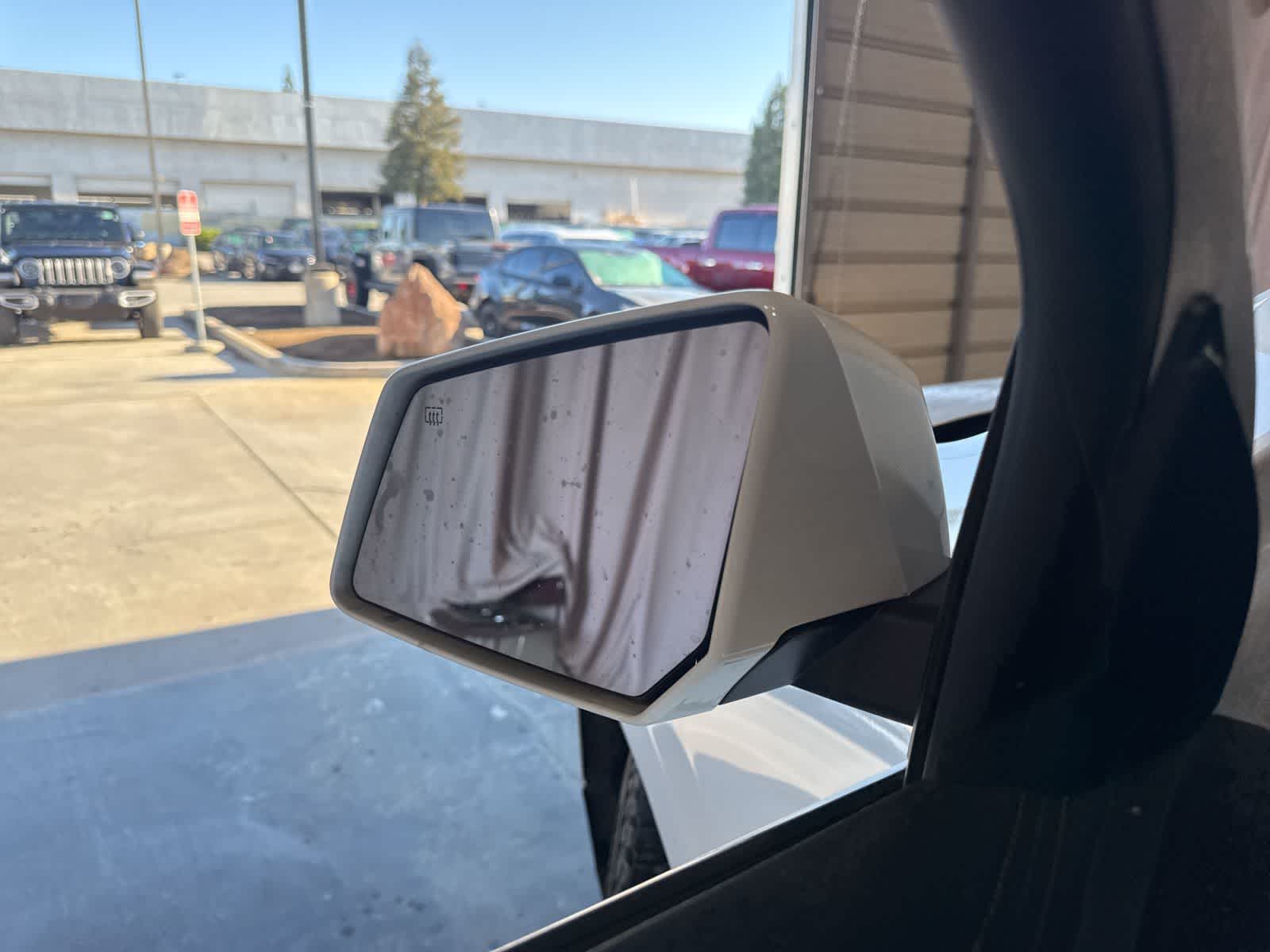 Thumbnail: 2017 Chevrolet Traverse - 16