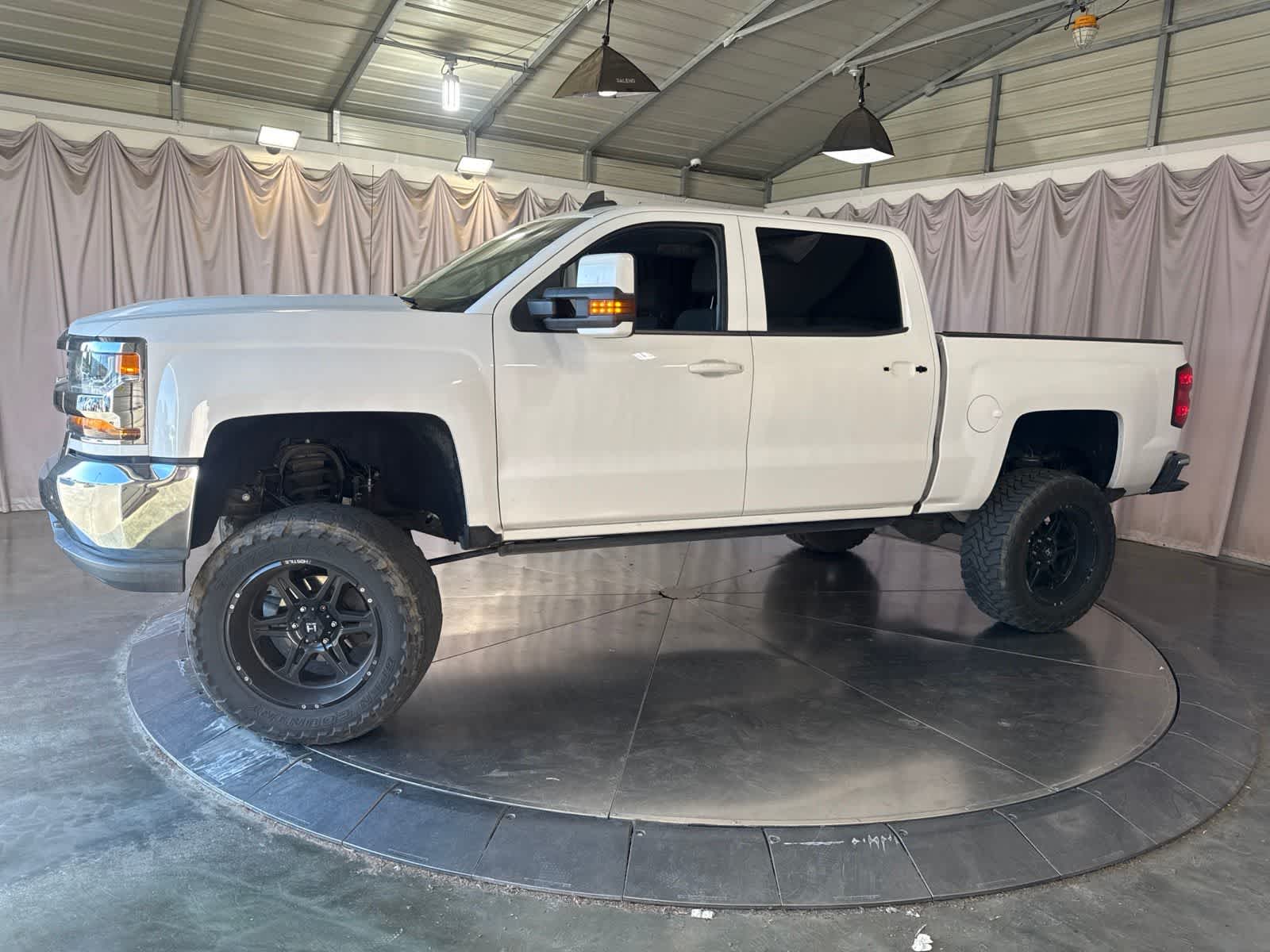 Thumbnail: 2018 Chevrolet Silverado 1500 - 8