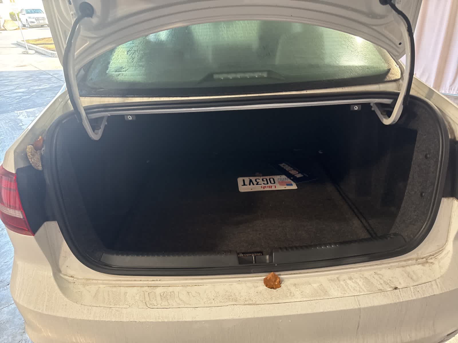 Thumbnail: 2017 Volkswagen Jetta - 11